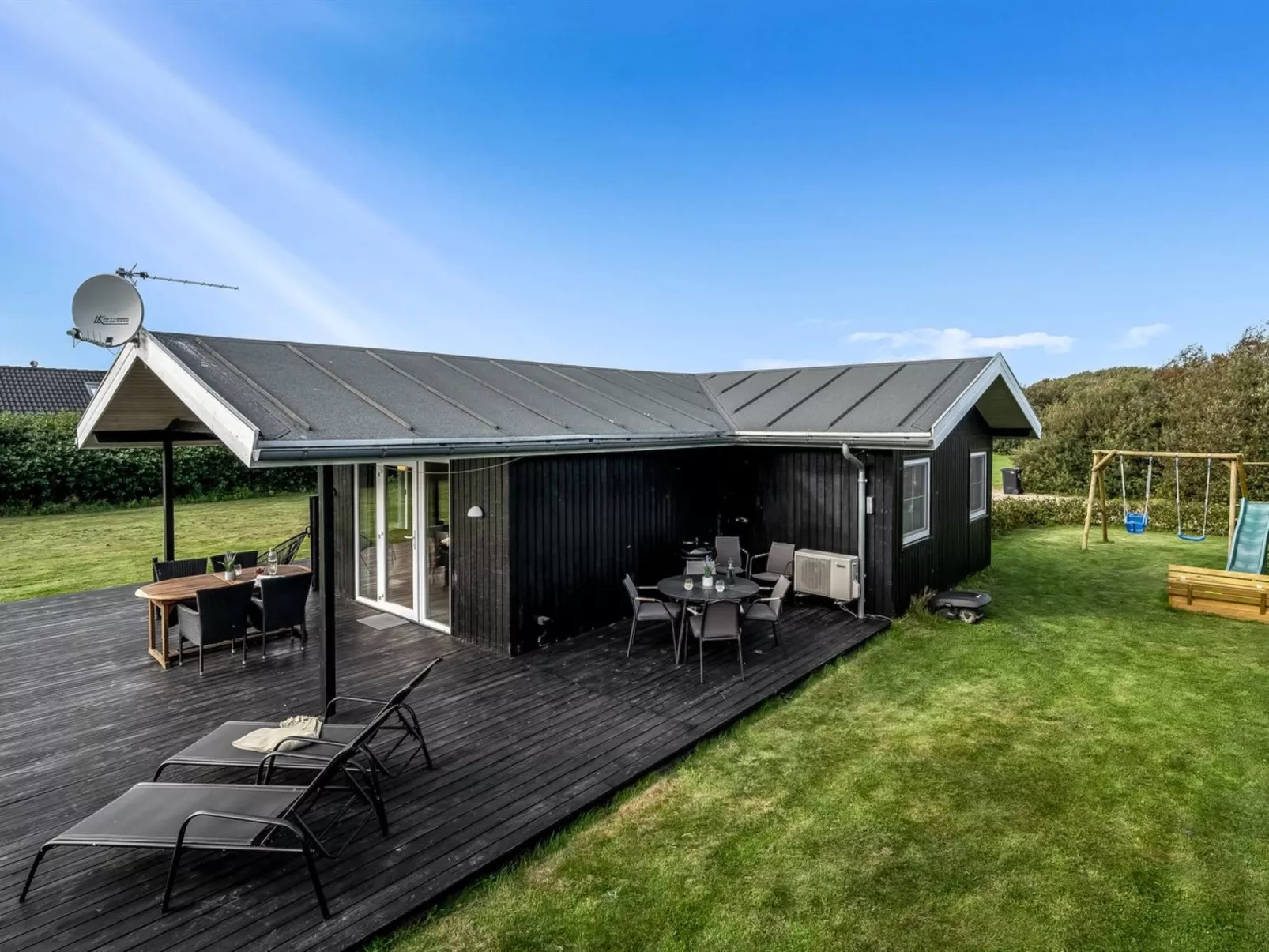 "Holm" - 700m to the fjord-Buiten