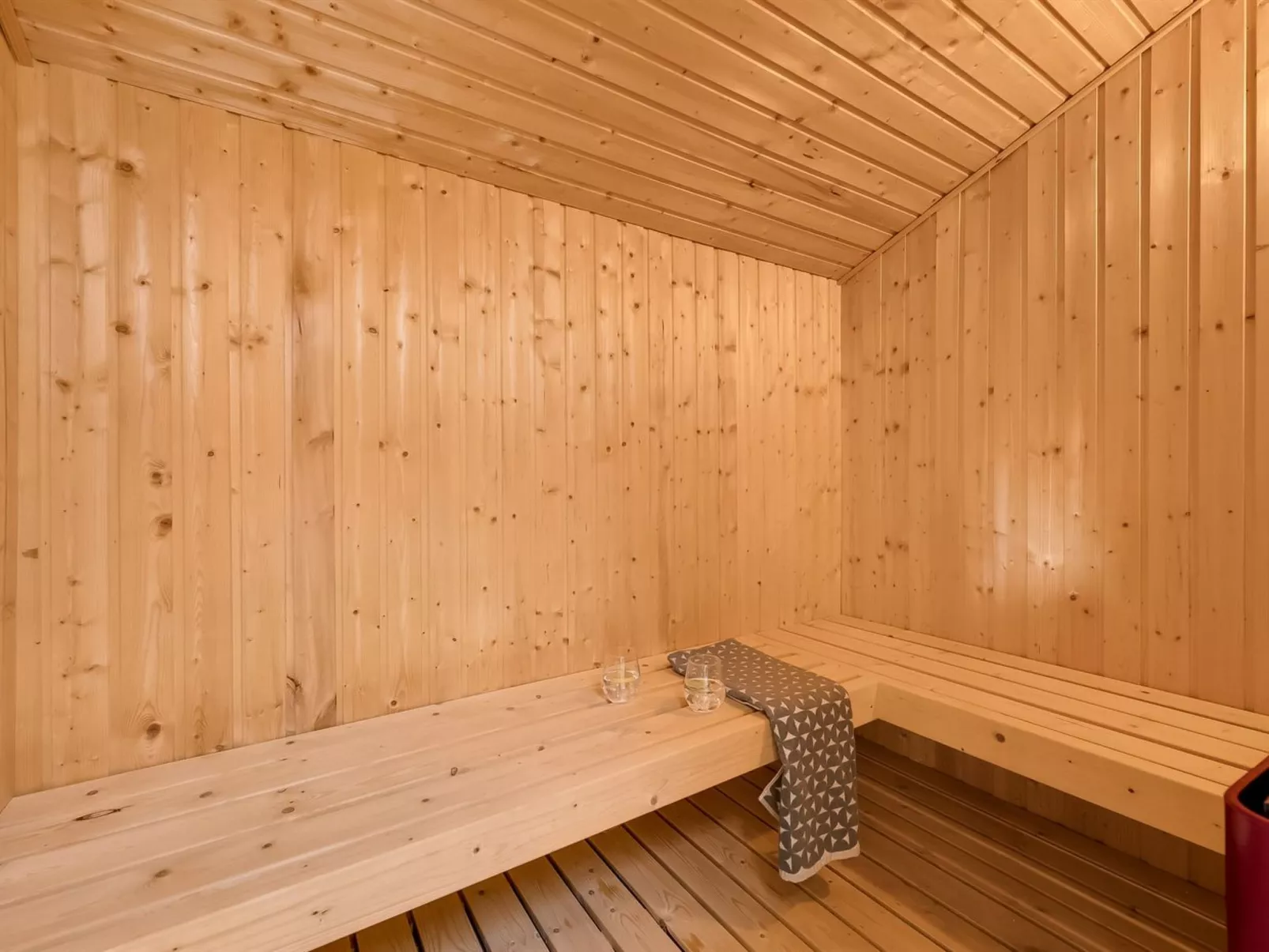 "Ellis" - 700m to the fjord-Binnen