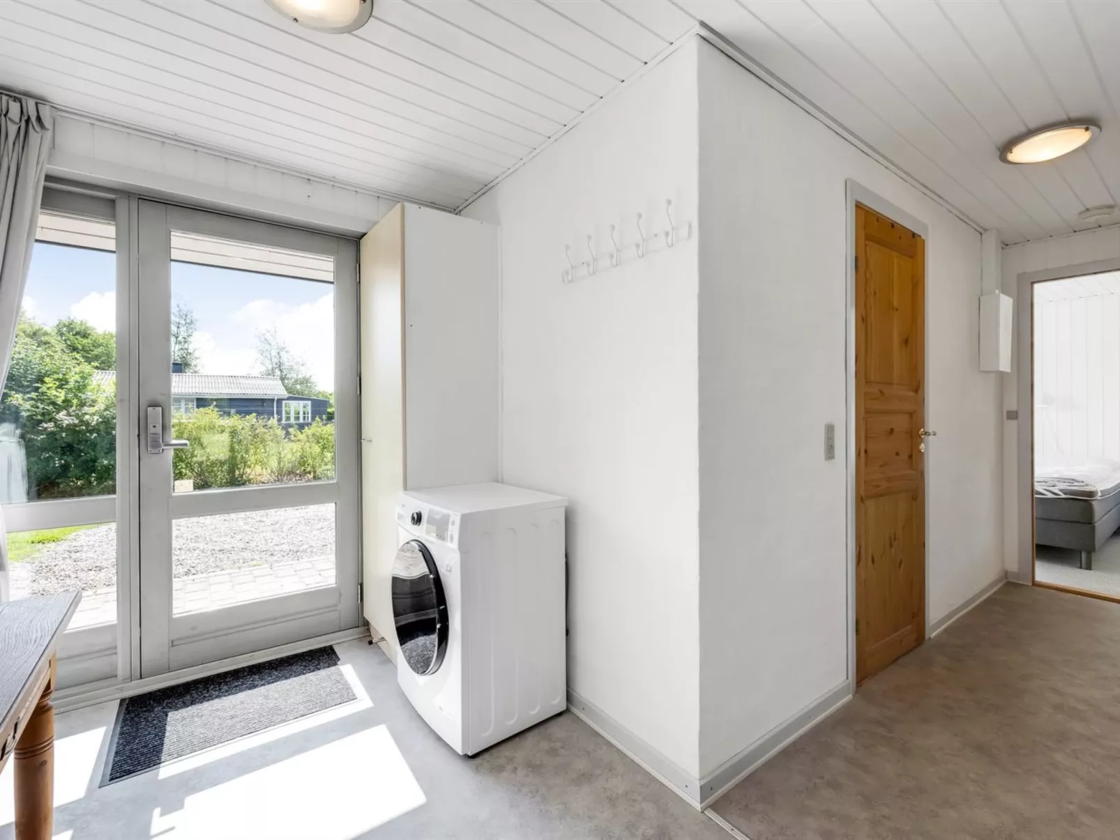 "Knag" - 800m to the fjord-Binnen