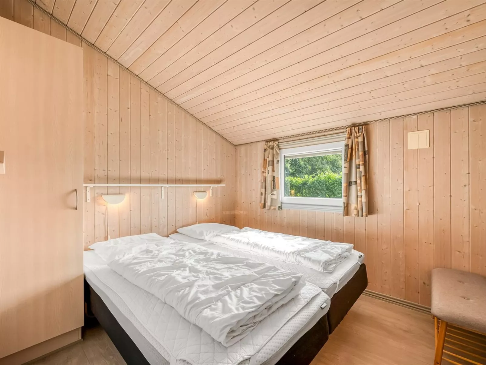 "Robertha" - 800m to the fjord-Binnen