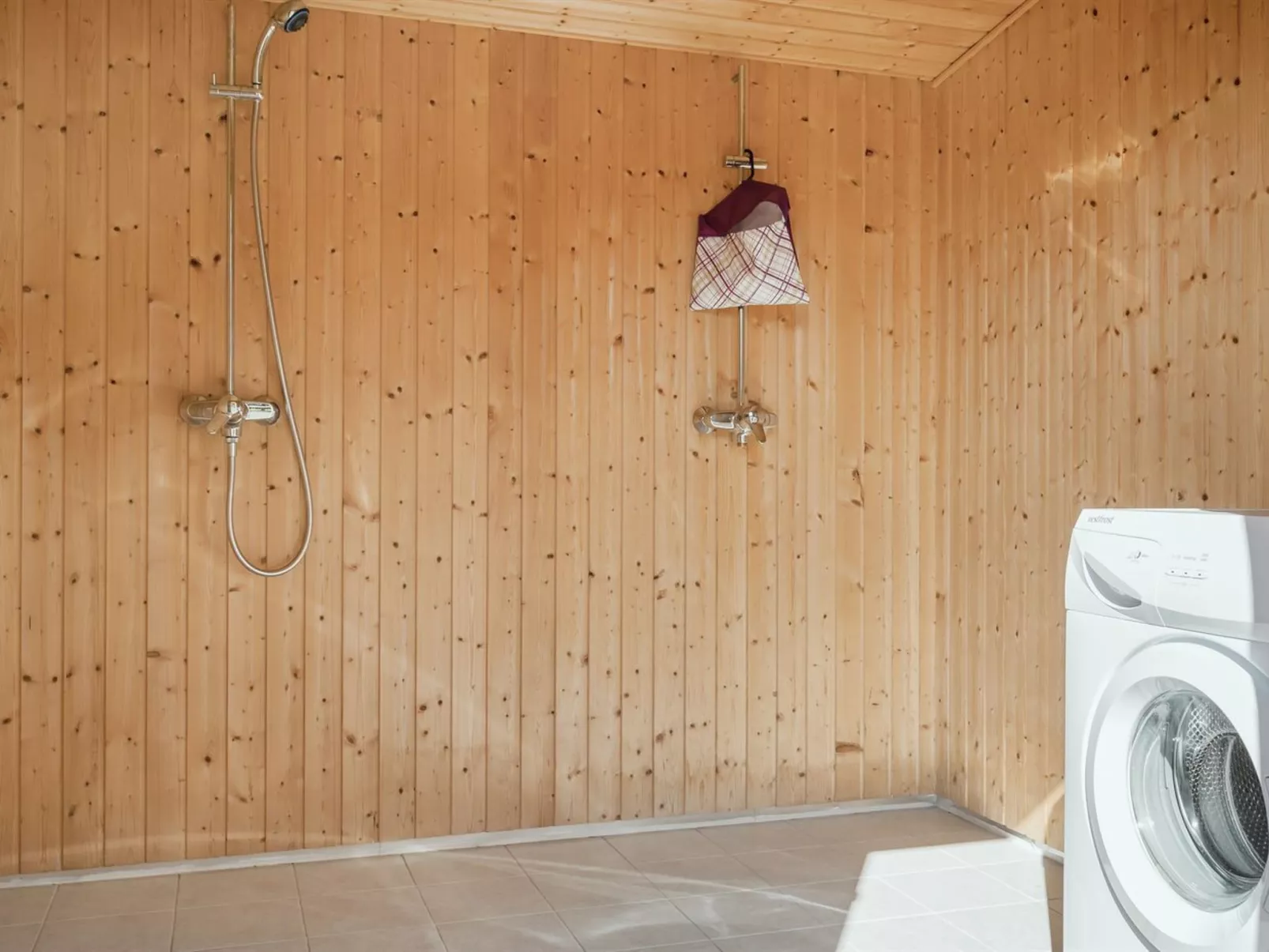 "Skarthi" - 20km from the sea-Binnen