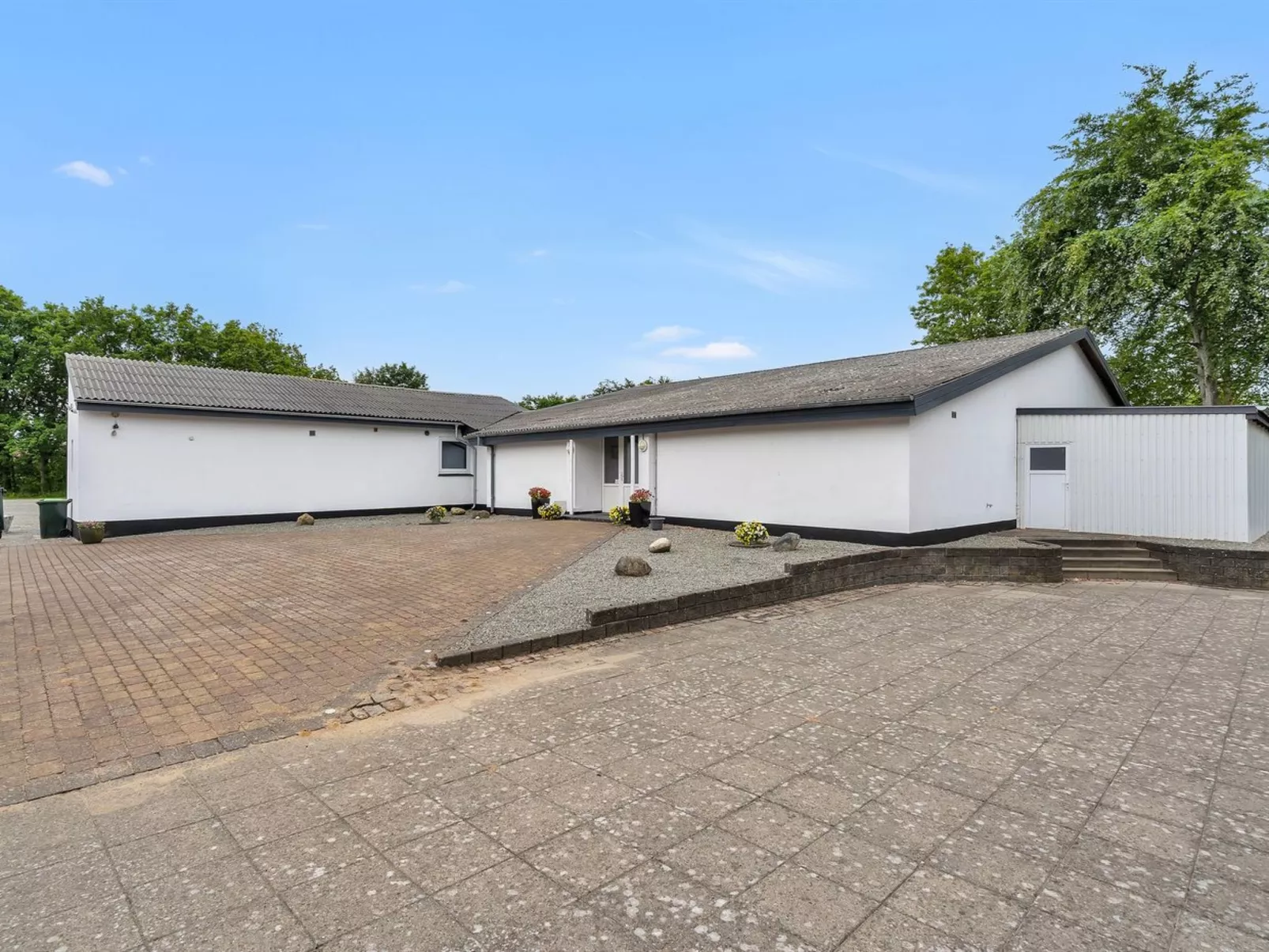 "Arne" - 20km from the sea-Binnen