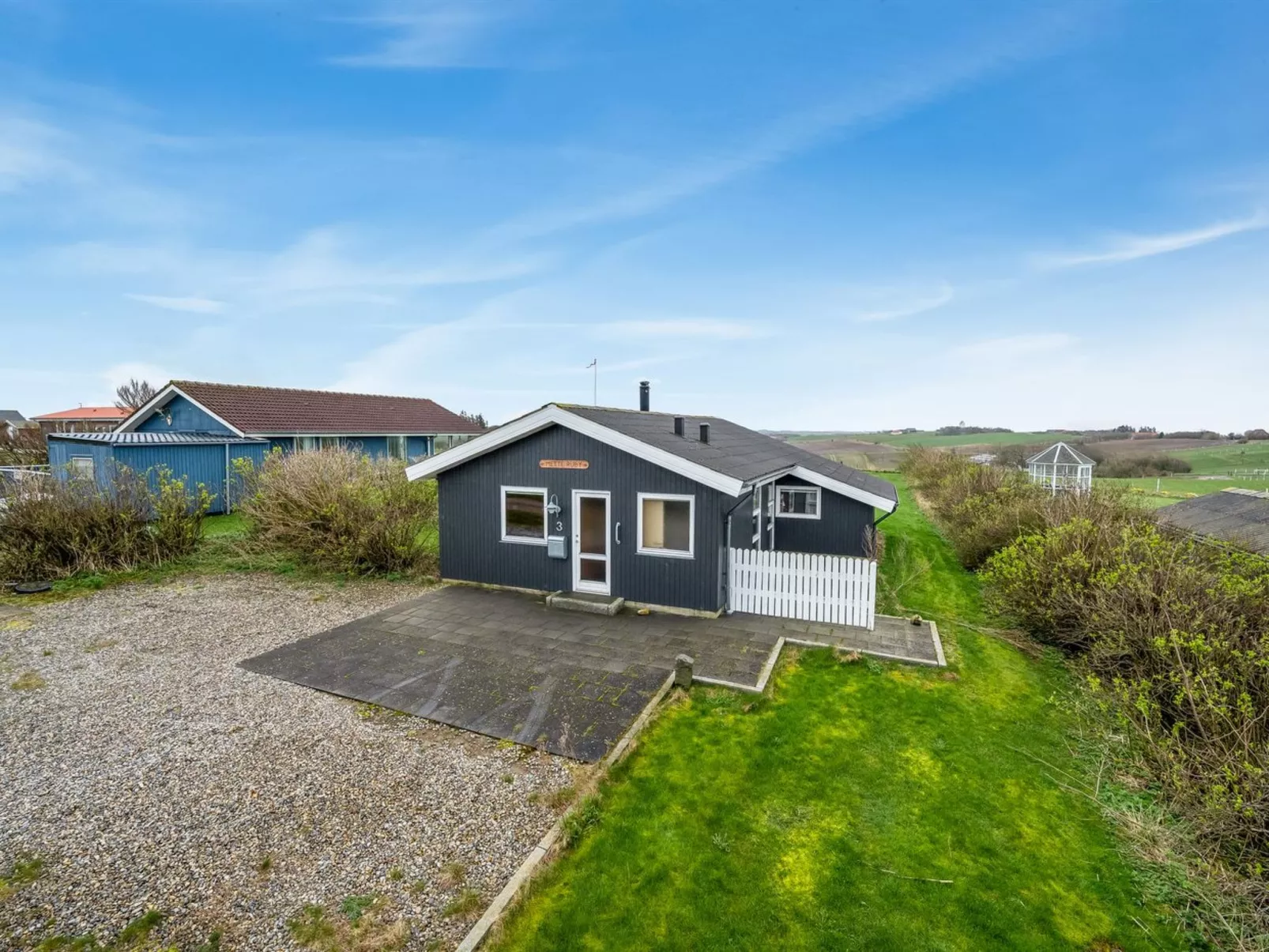 "Tanea" - 700m to the fjord-Buiten