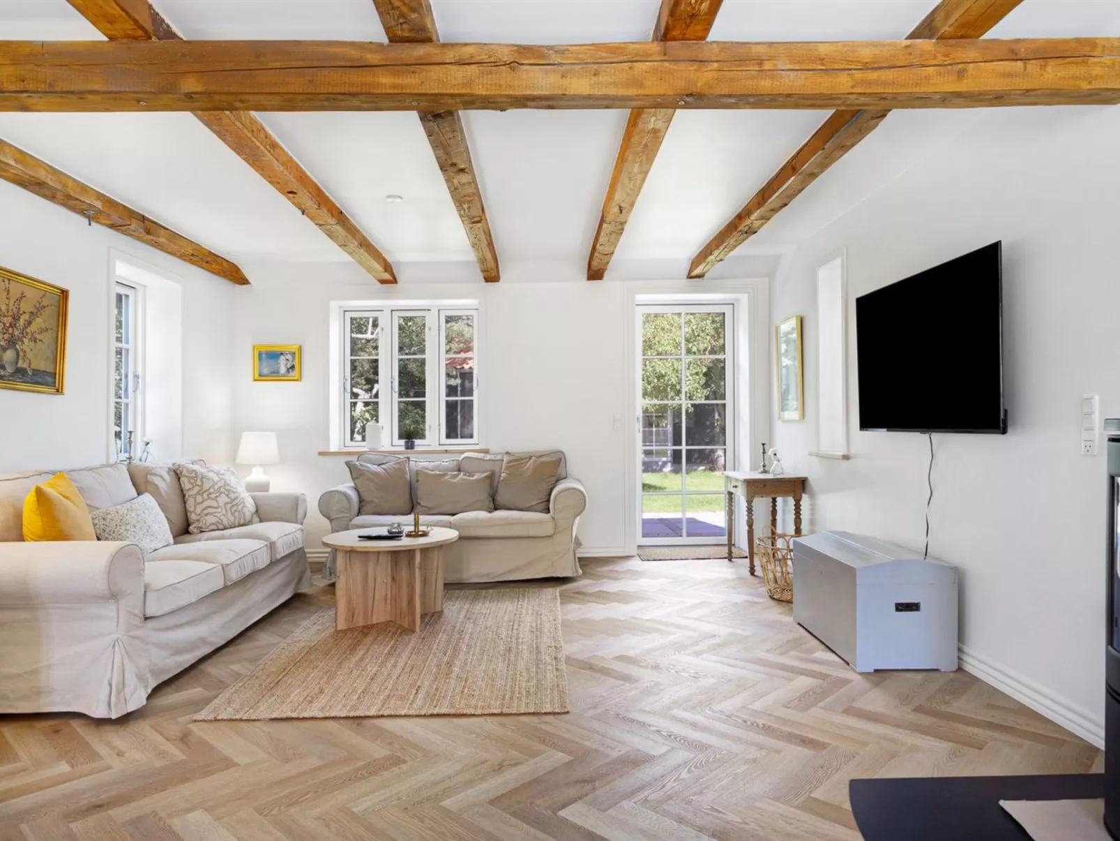 "Karmen" - 100m from the sea-Binnen