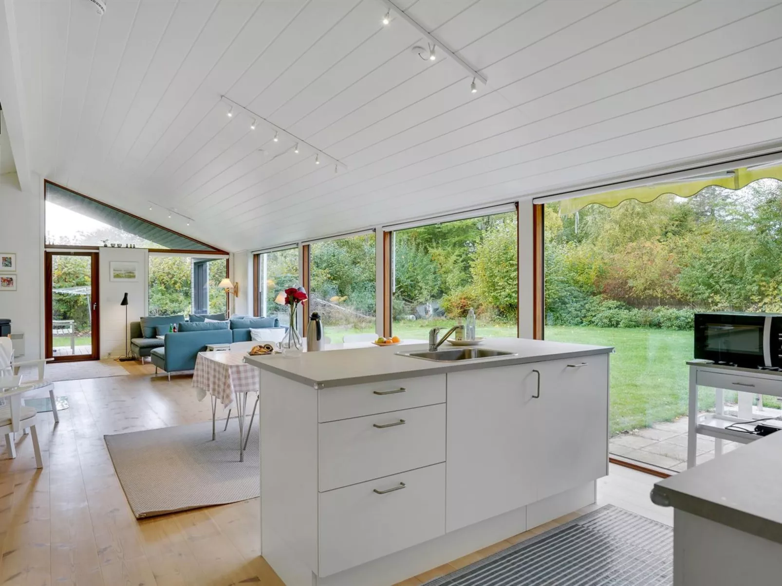 "Aino" - 1km from the sea-Binnen