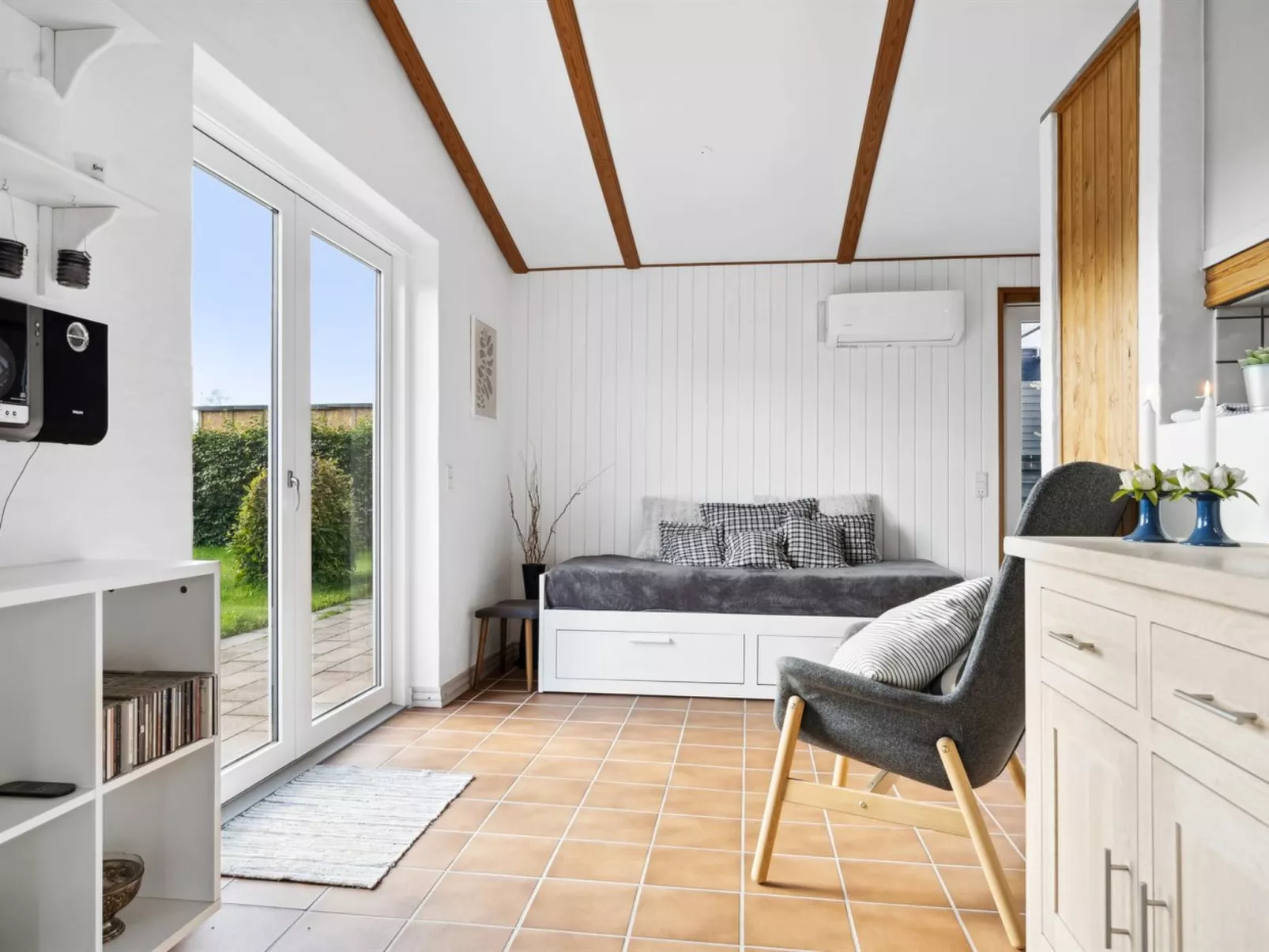 "Erko" - 300m from the sea-Binnen