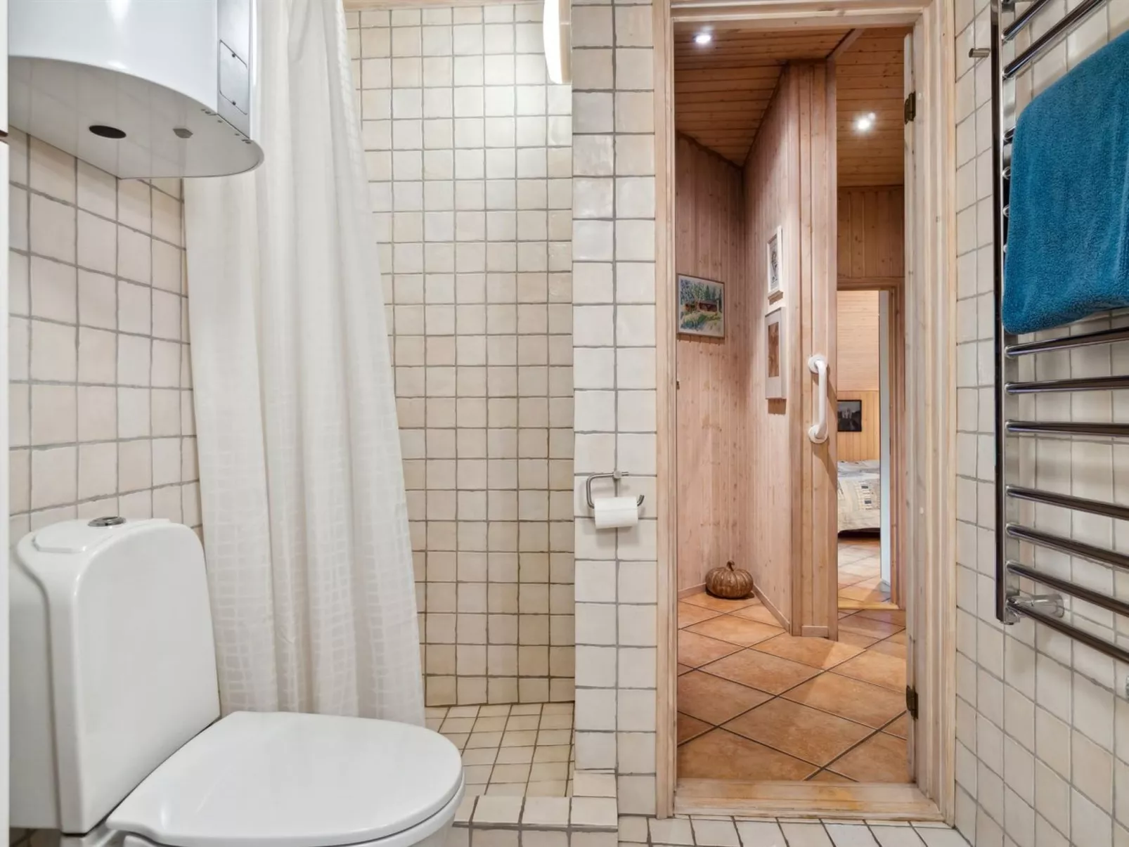 "Aiko" - 375m from the sea-Binnen