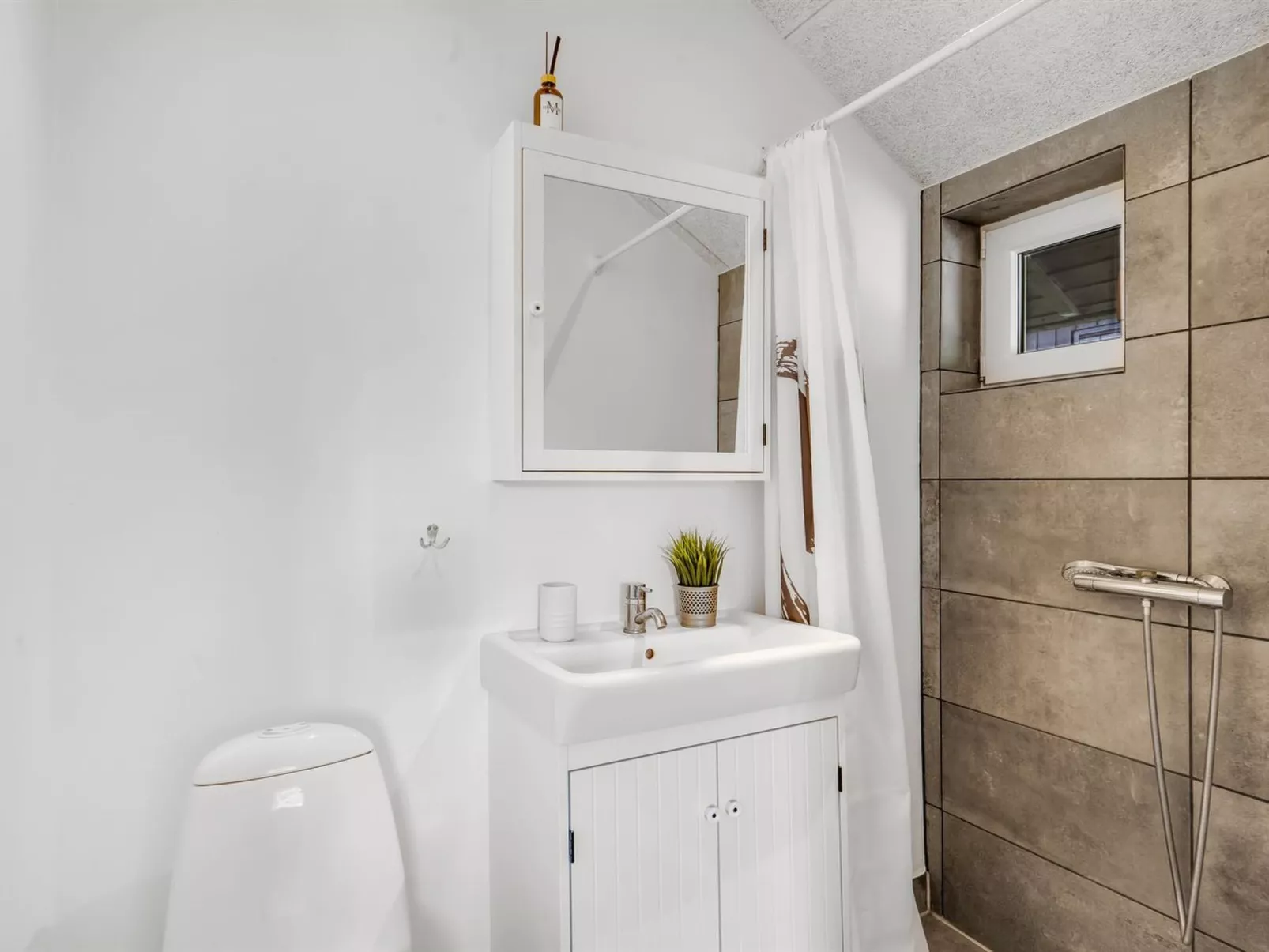 "Roska" - 1.3km from the sea-Binnen