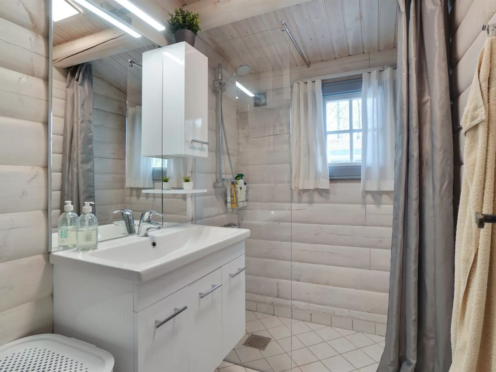 "Till" - 1.6km from the sea-Binnen