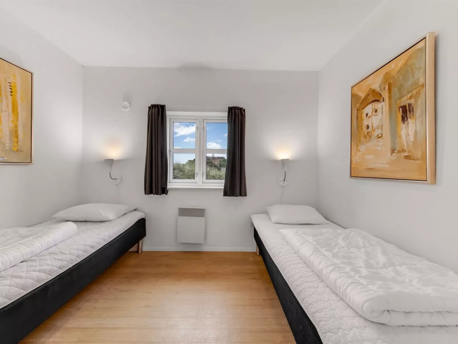 "Axeline" - 300m from the sea-Binnen