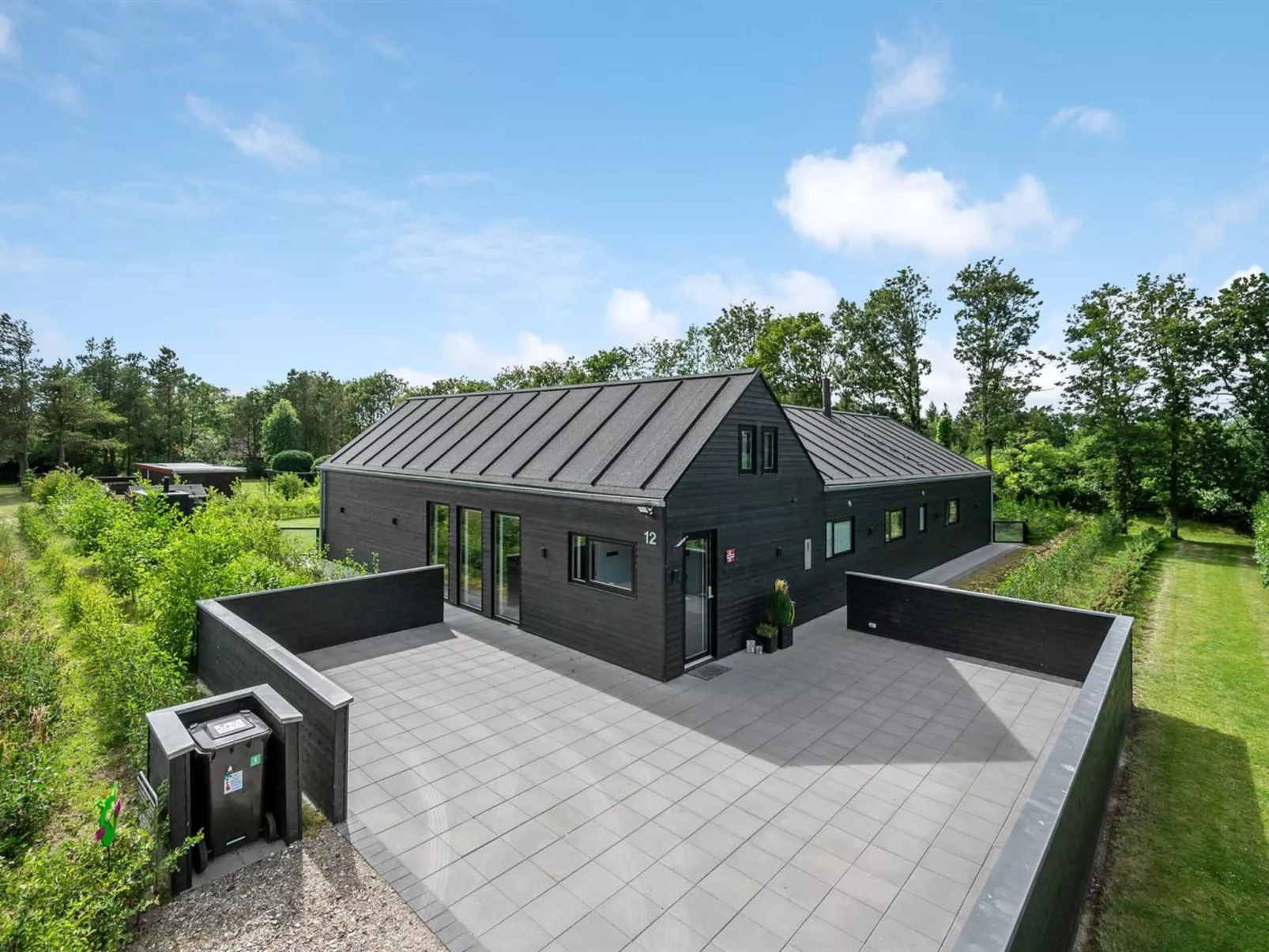 "Henrikke" - 500m to the fjord-Buiten