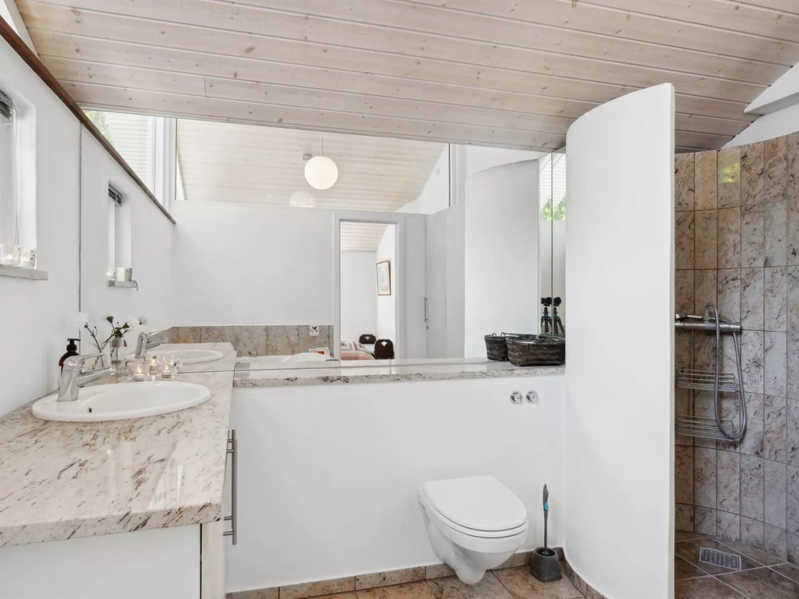 "Amina" - 1.1km from the sea-Binnen