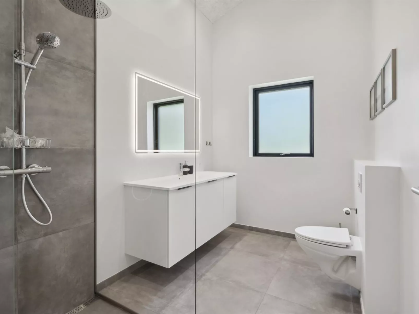 "Robert" - 30km from the sea-Binnen