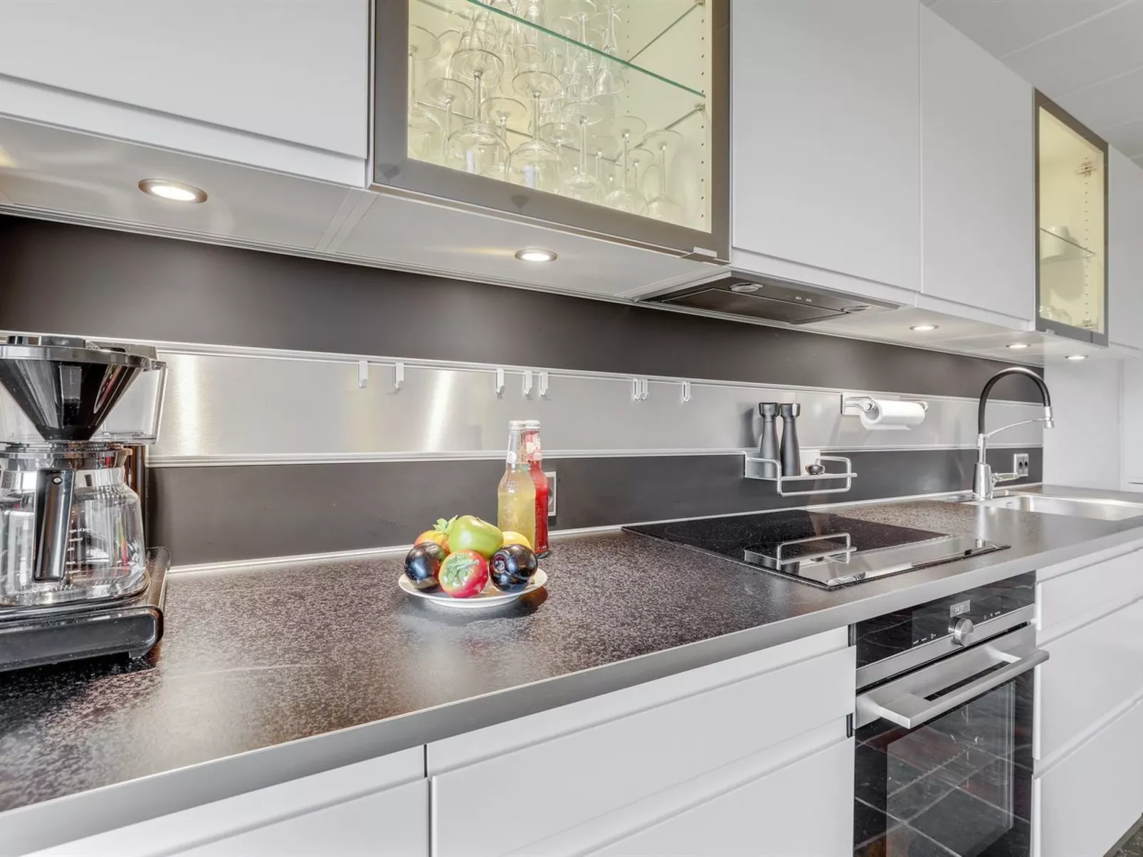 "Cornelia" - 6km from the sea-Binnen