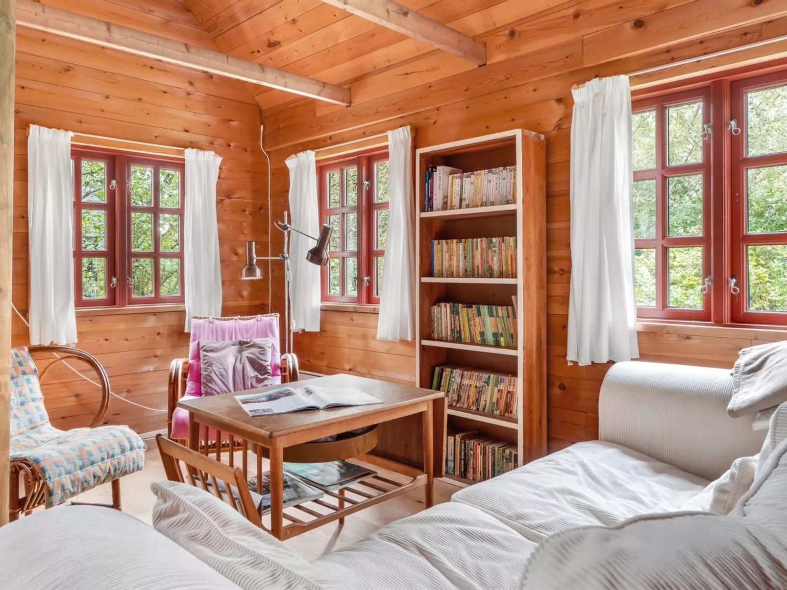 "Henke" - 100m from the sea-Binnen