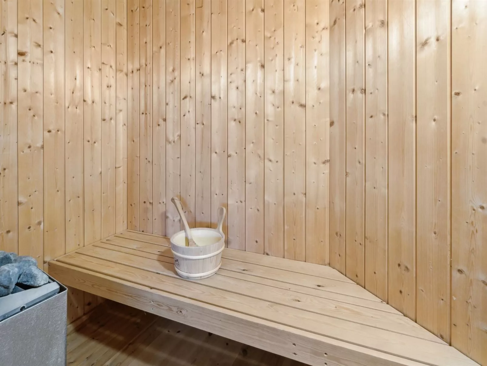 "Chrisse" - 250m from the sea-Binnen