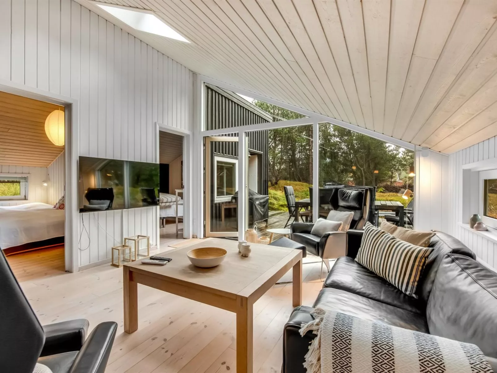 "Emila" - 2.2km from the sea-Binnen