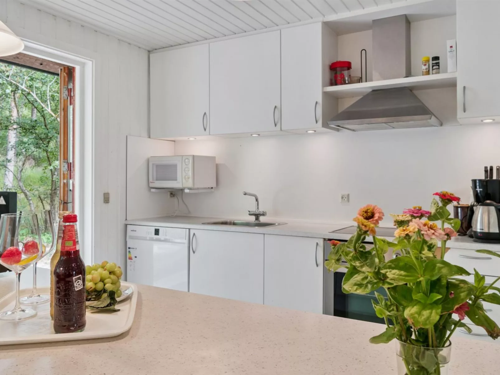 "Clementine" - 1.2km from the sea-Binnen