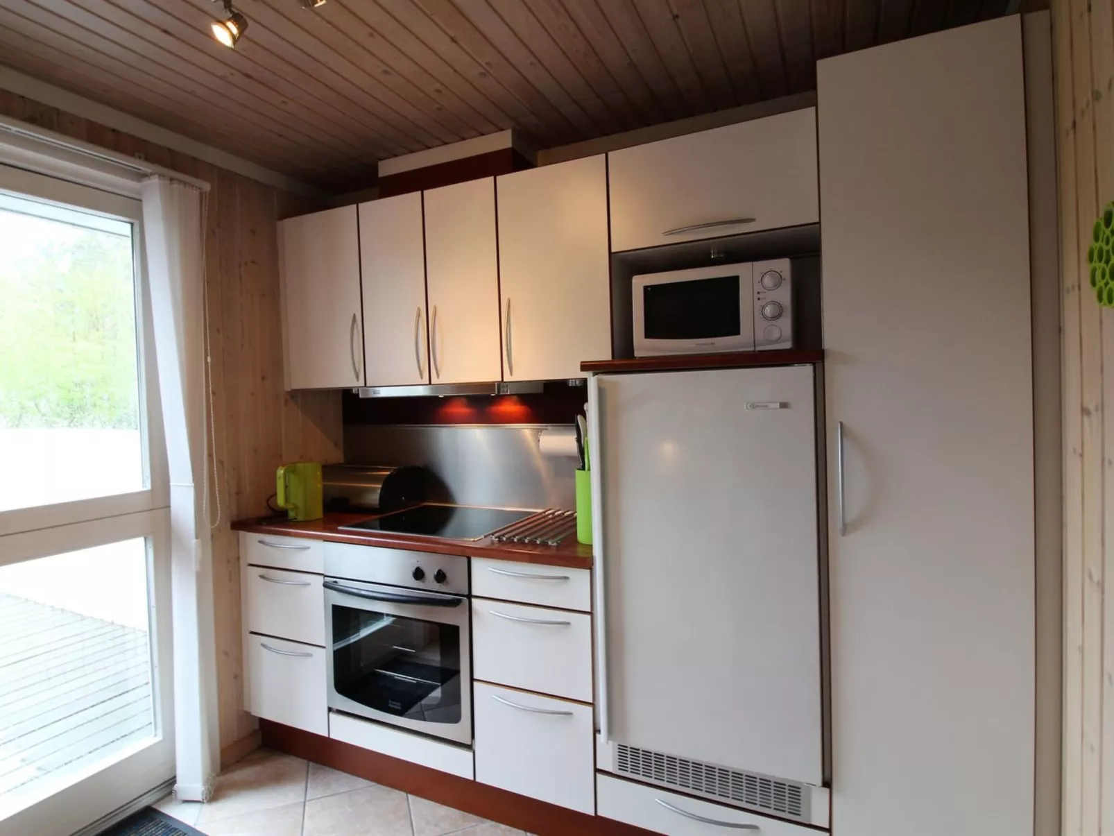 "Atla" - 2.5km from the sea-Binnen