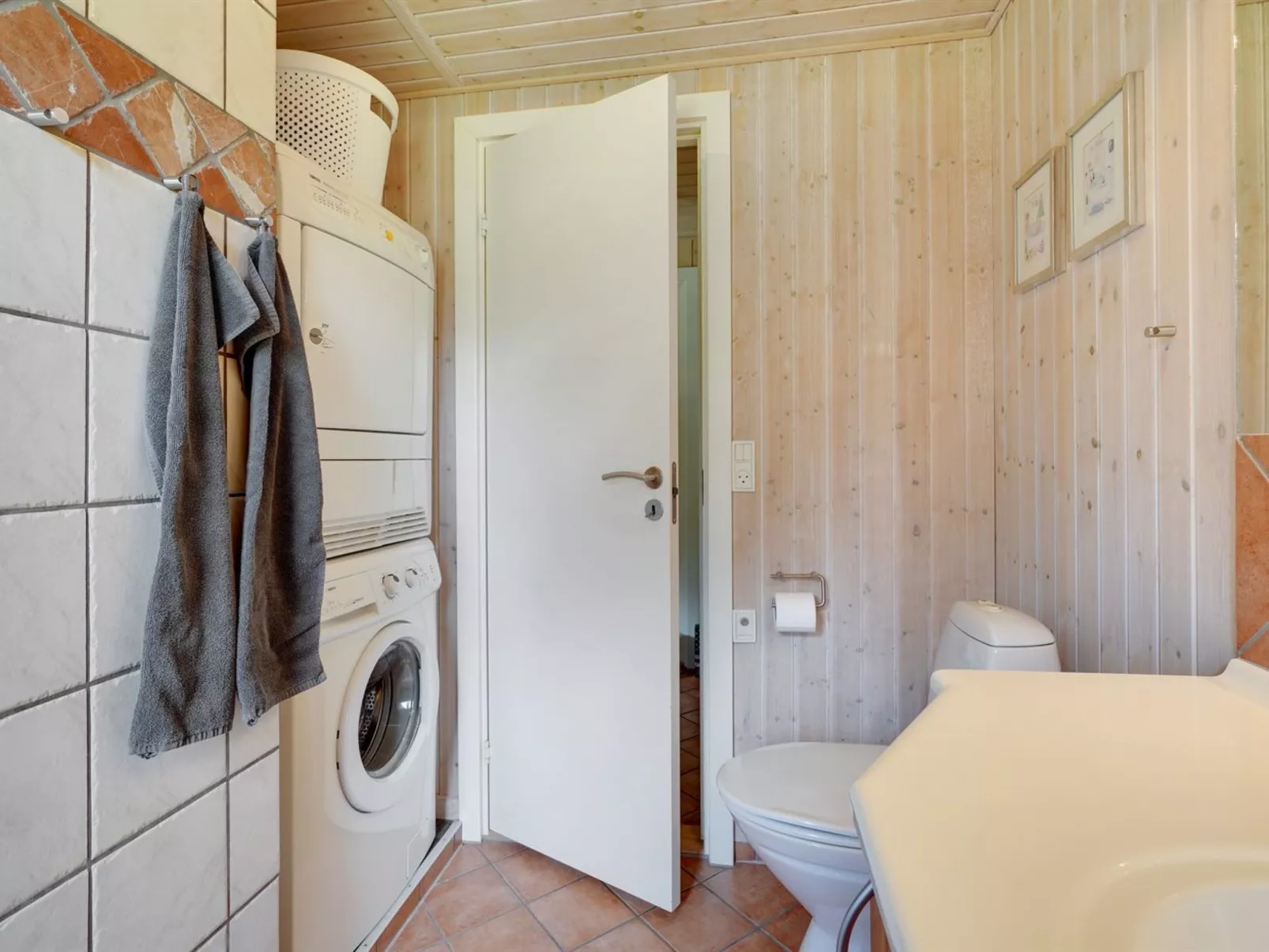 "Akkar" - 1.8km from the sea-Binnen