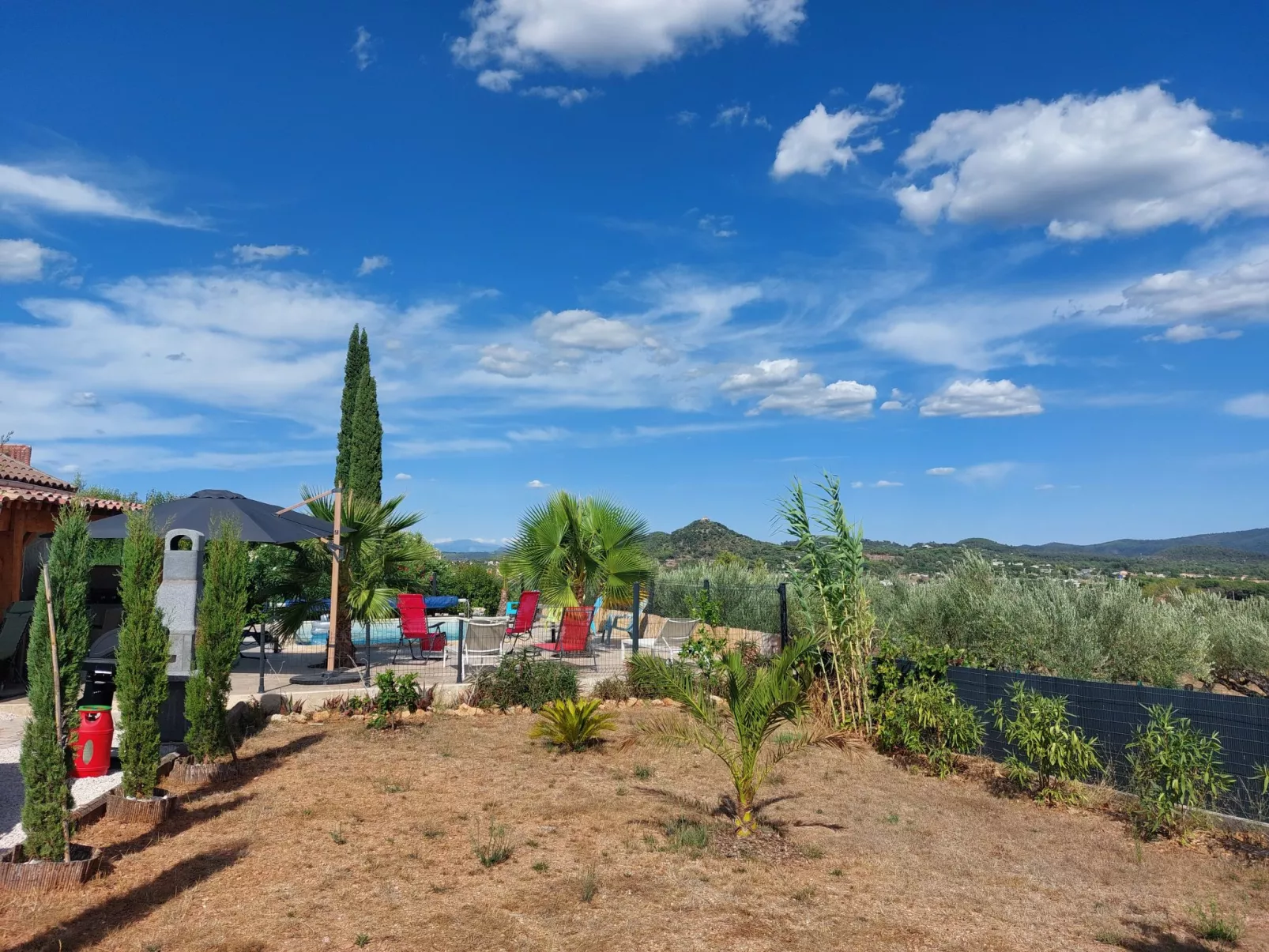 Les Lauriers Blancs-Buiten