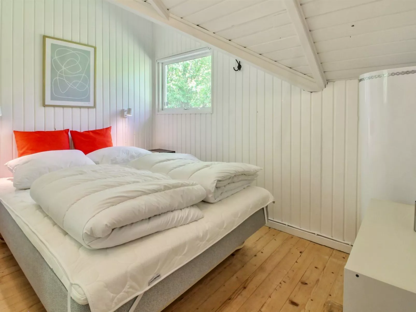 "Jaakob" - 30km from the sea-Binnen