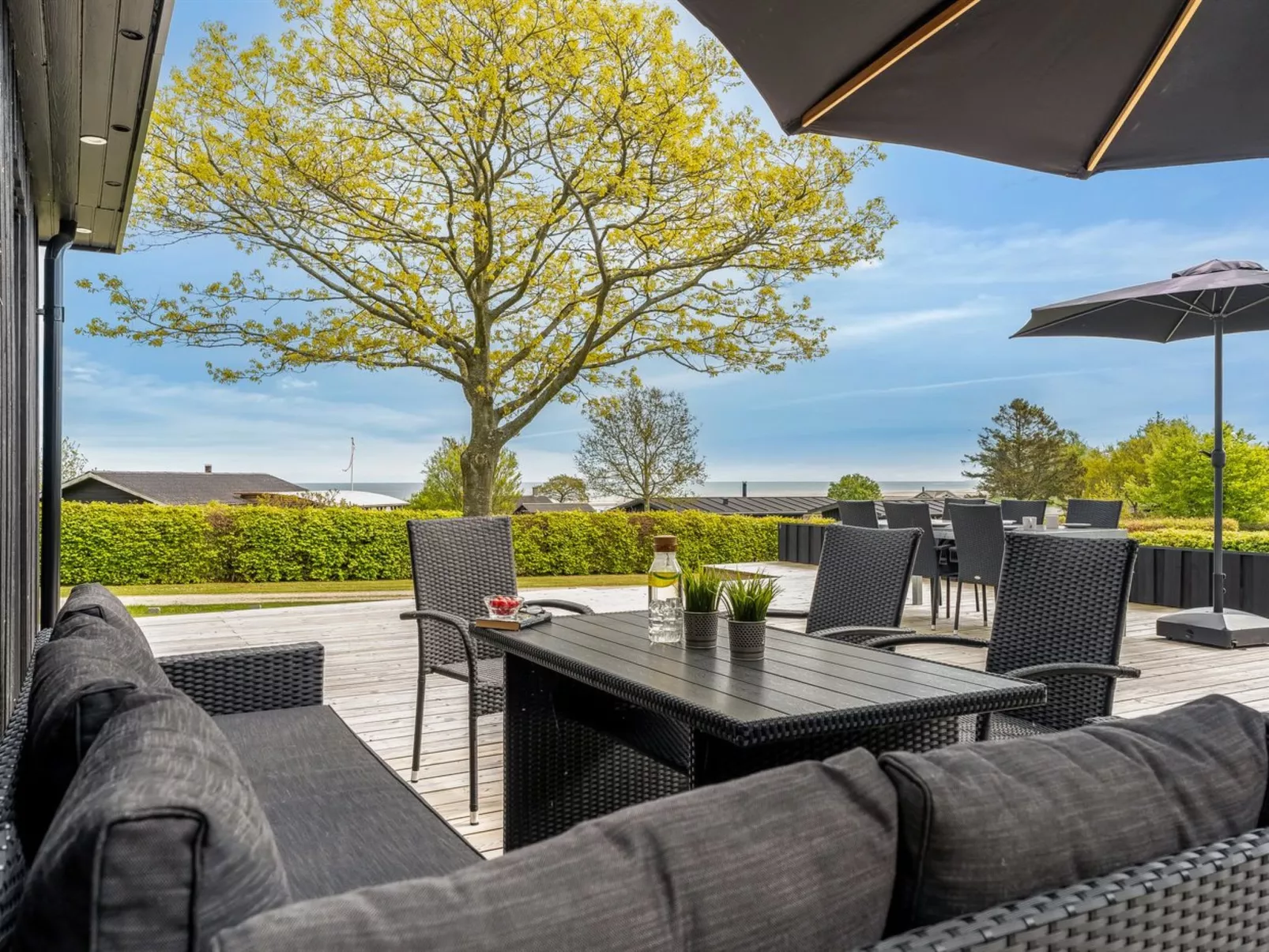 "Tonna" -  from the sea-Buiten