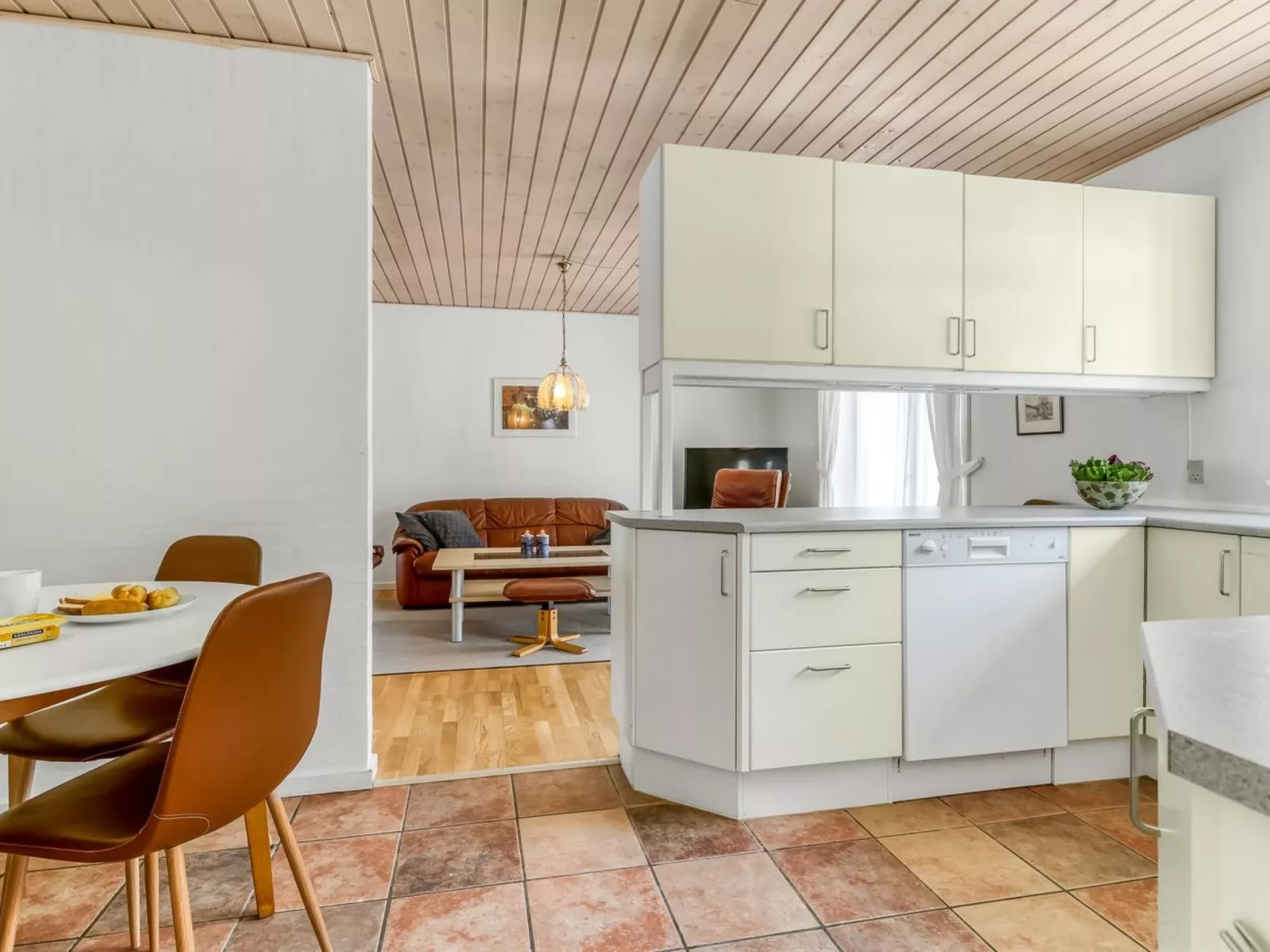 "Gilbert" - 500m from the sea-Binnen