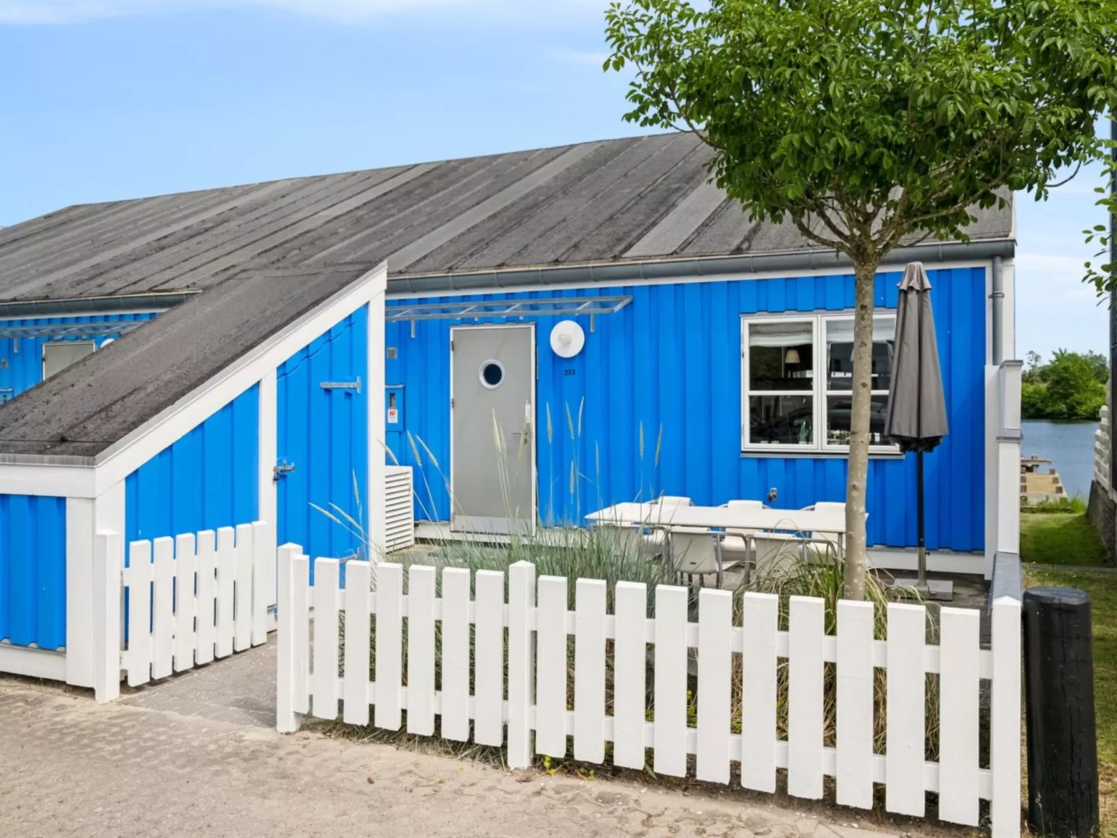 "Jænis" - 10m from the sea-Buiten