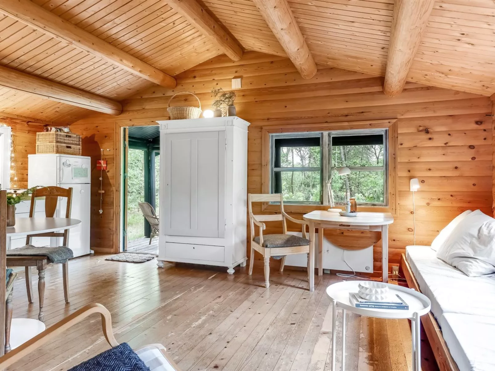 "Juho" - 700m from the sea-Binnen