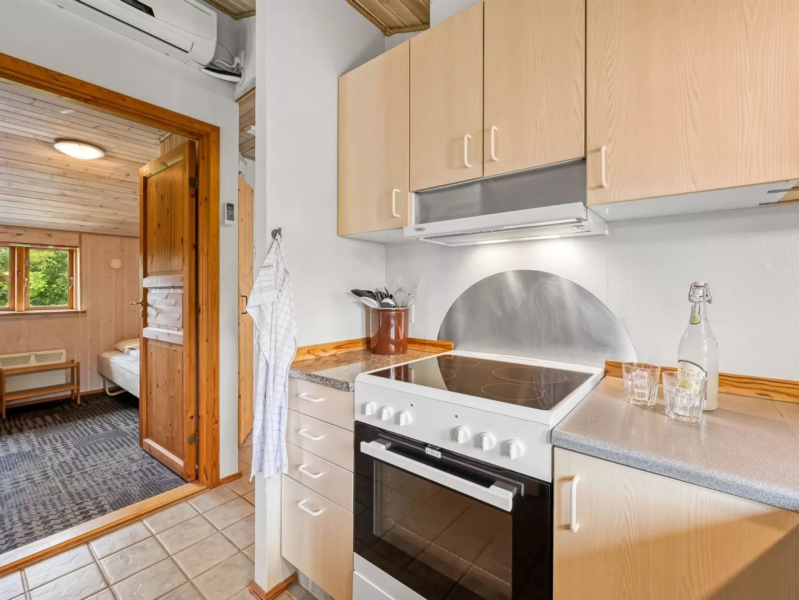 "Åsa" - 500m to the fjord-Binnen