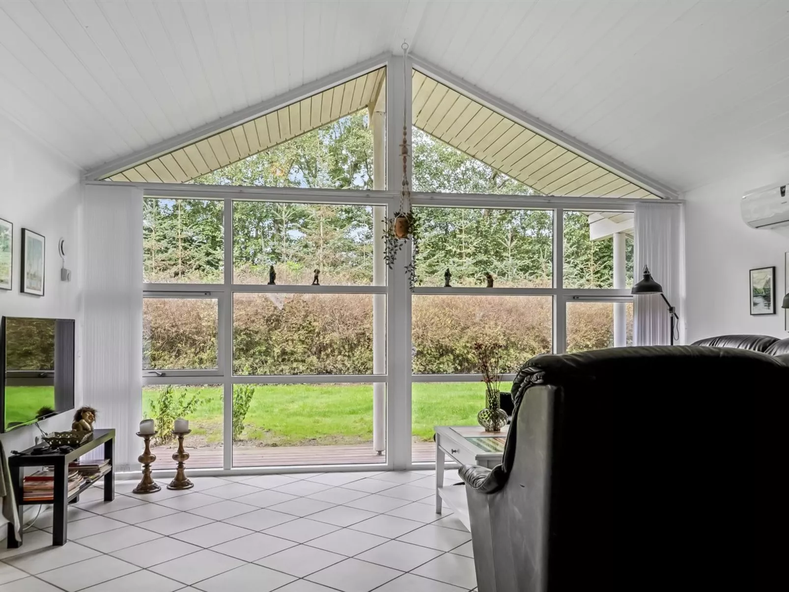 "Neli" - 850m to the fjord-Binnen