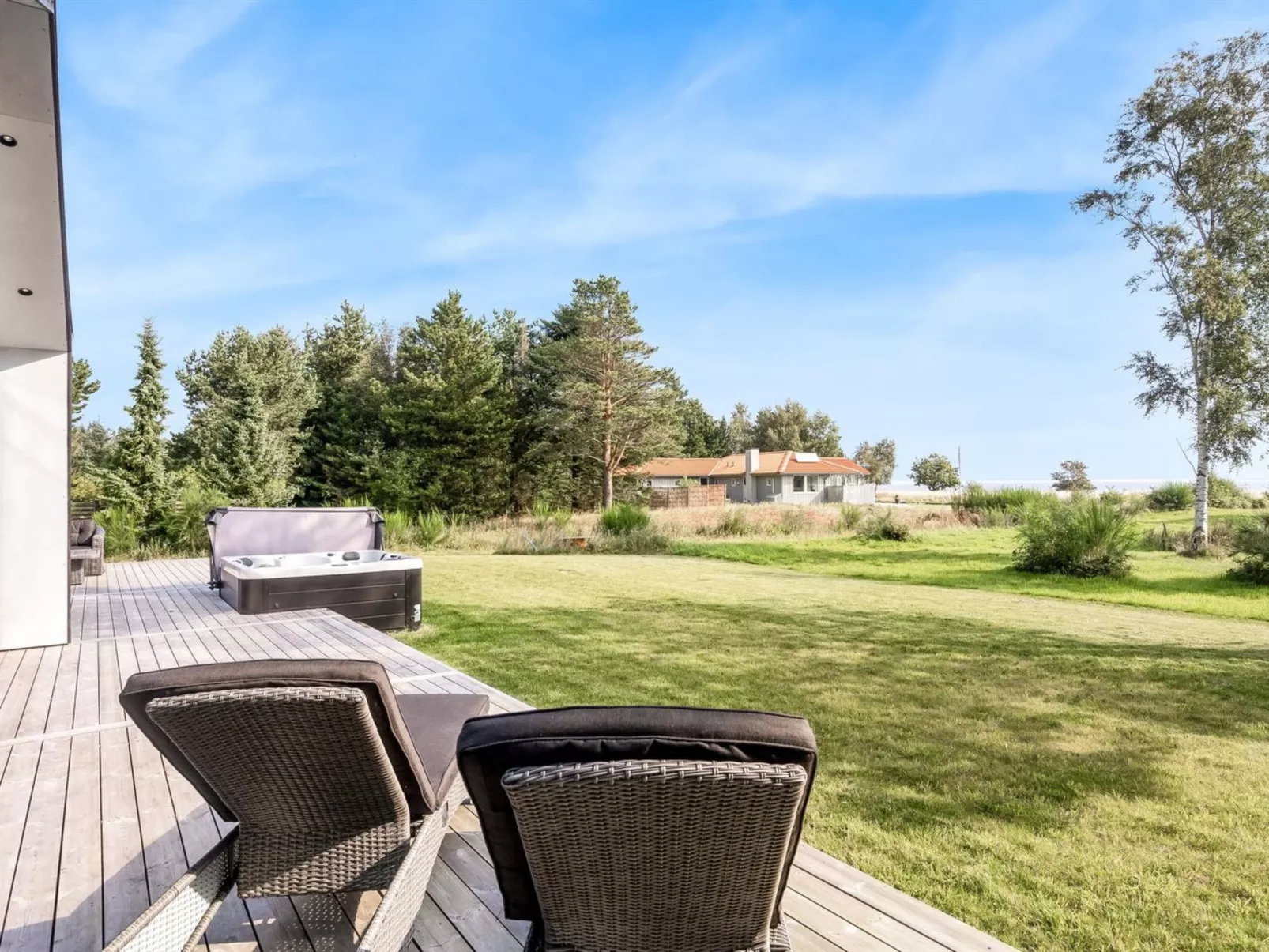 "Jahn" - 250m to the fjord-Buiten