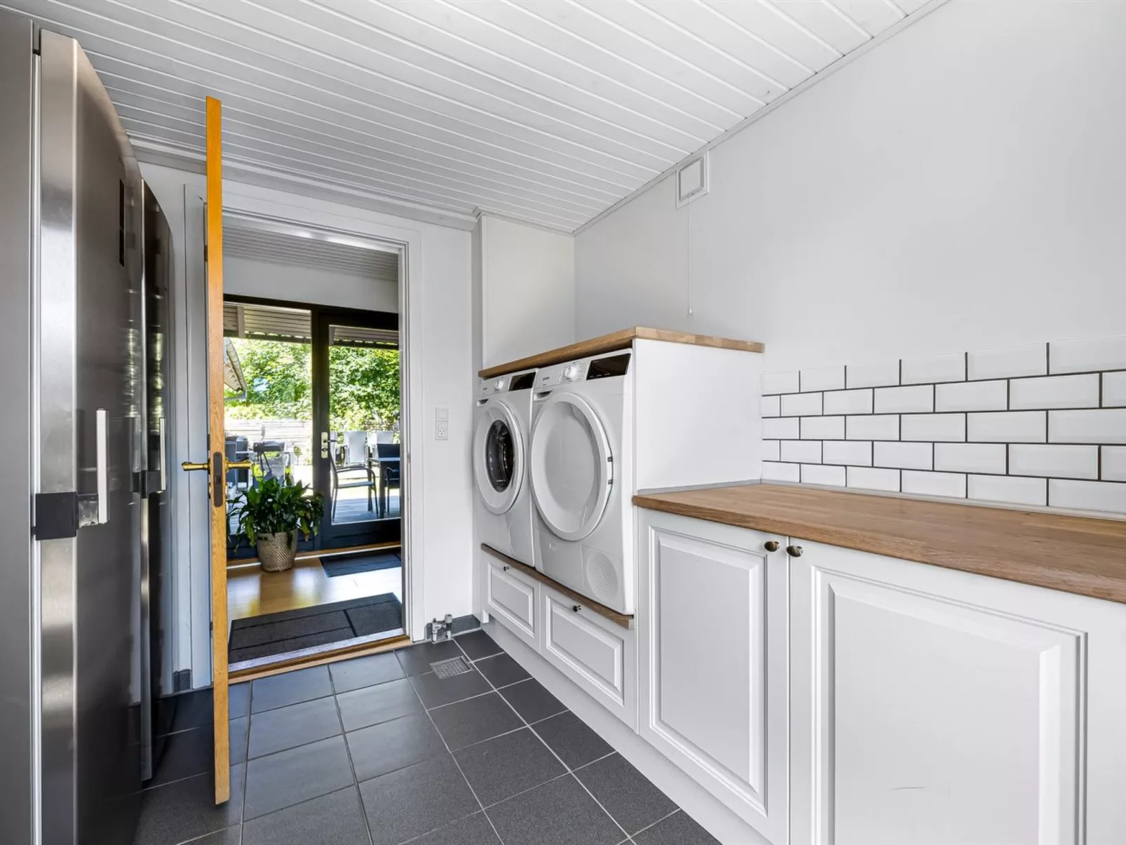 "Solvey" - 400m from the sea-Binnen