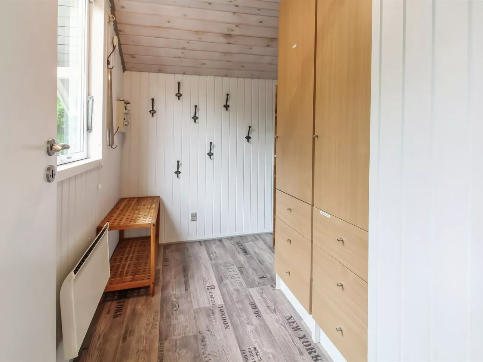 "Lenya" - 33km from the sea-Binnen