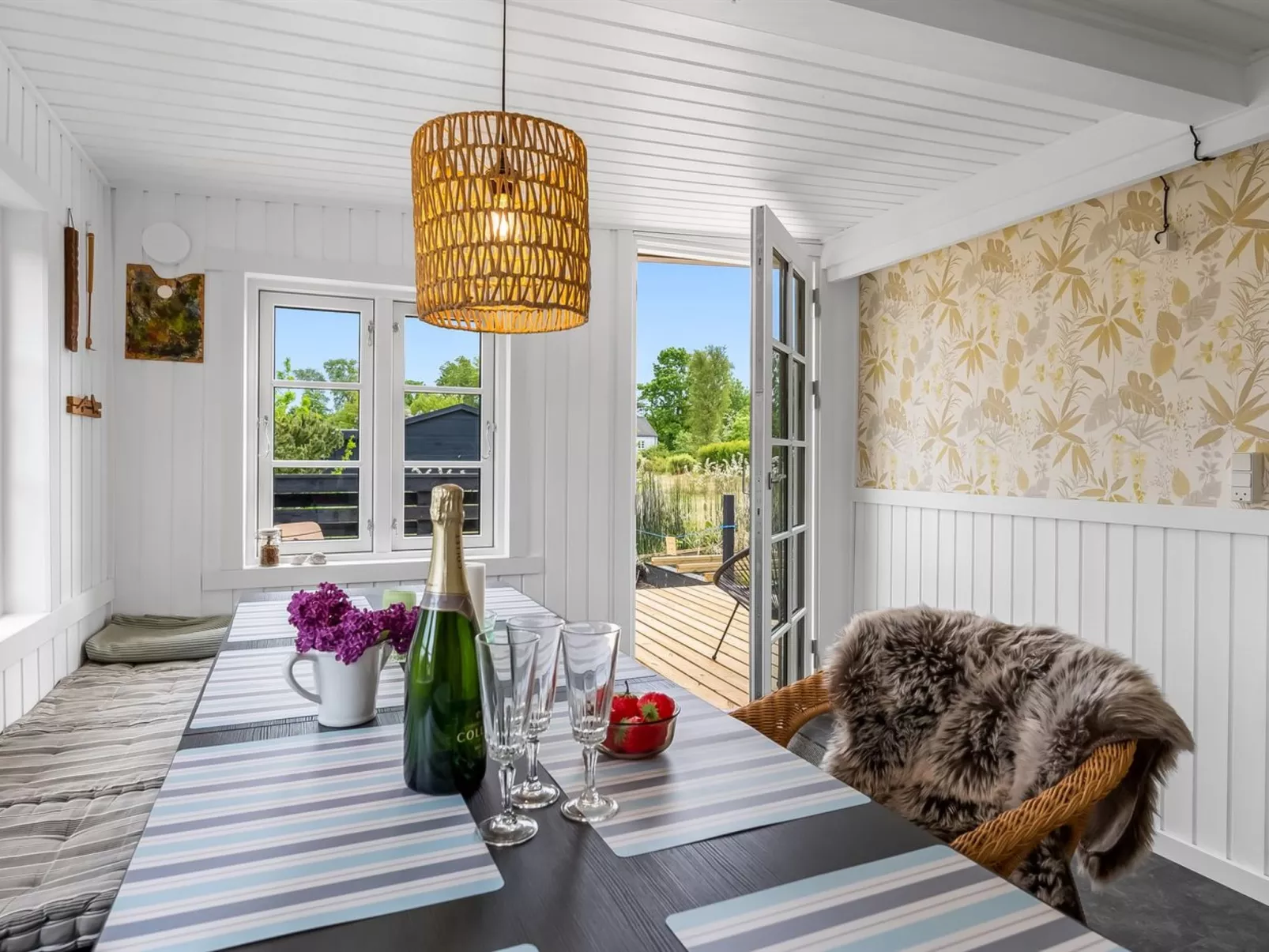 "Blomma" - 1km from the sea-Binnen