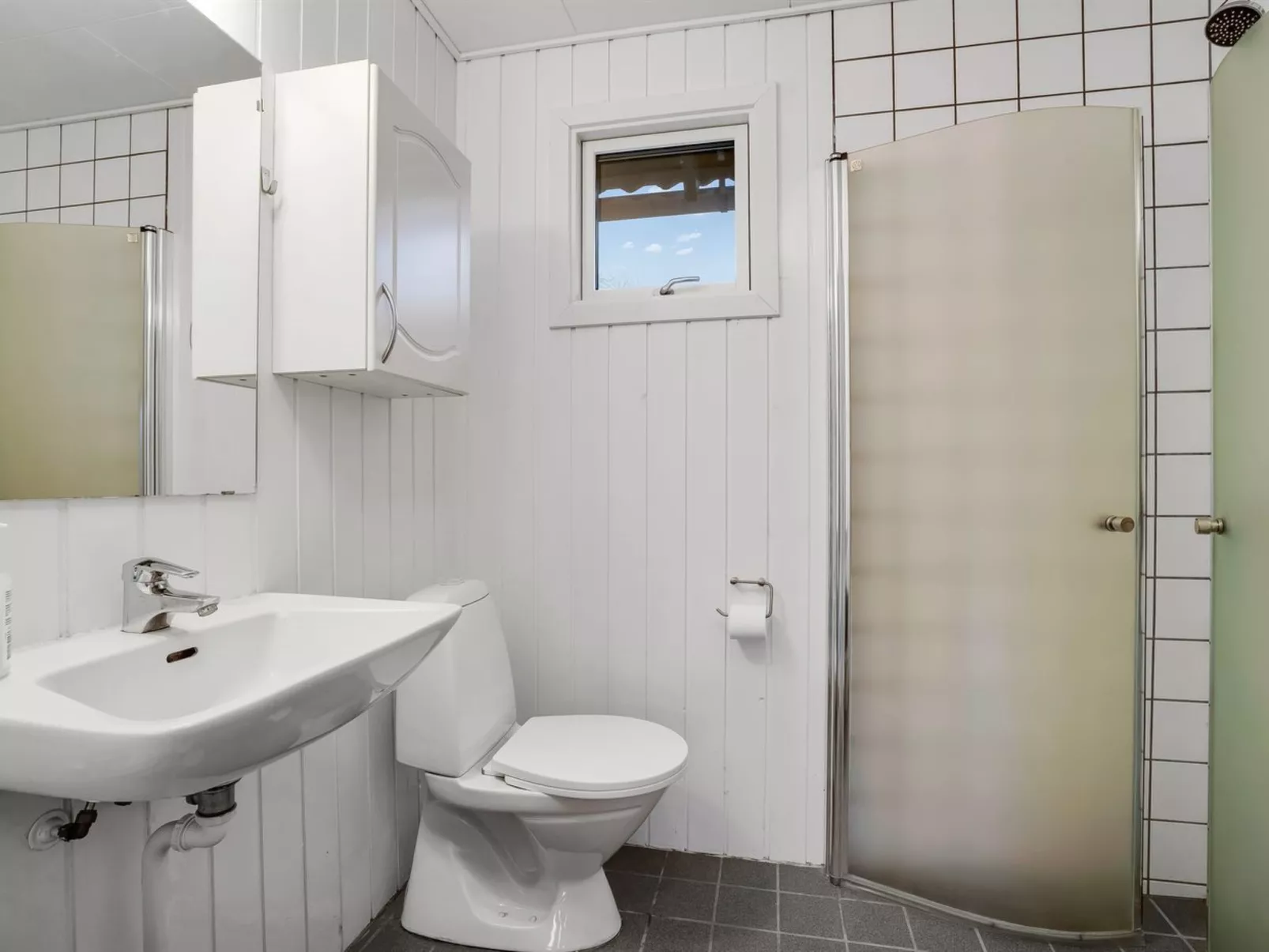 "Arise" - 700m from the sea-Binnen