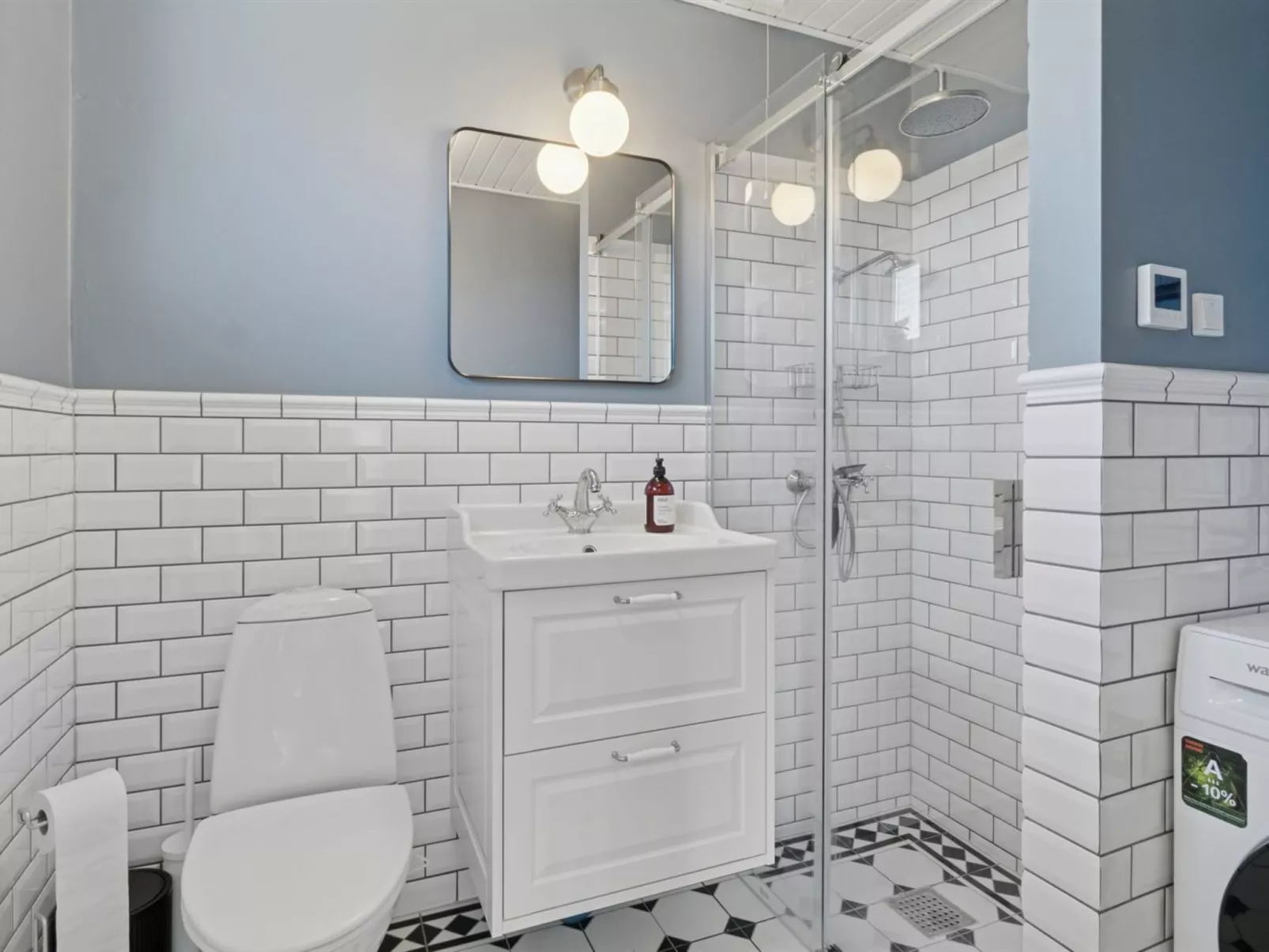 "Kate" - 300m from the sea-Binnen