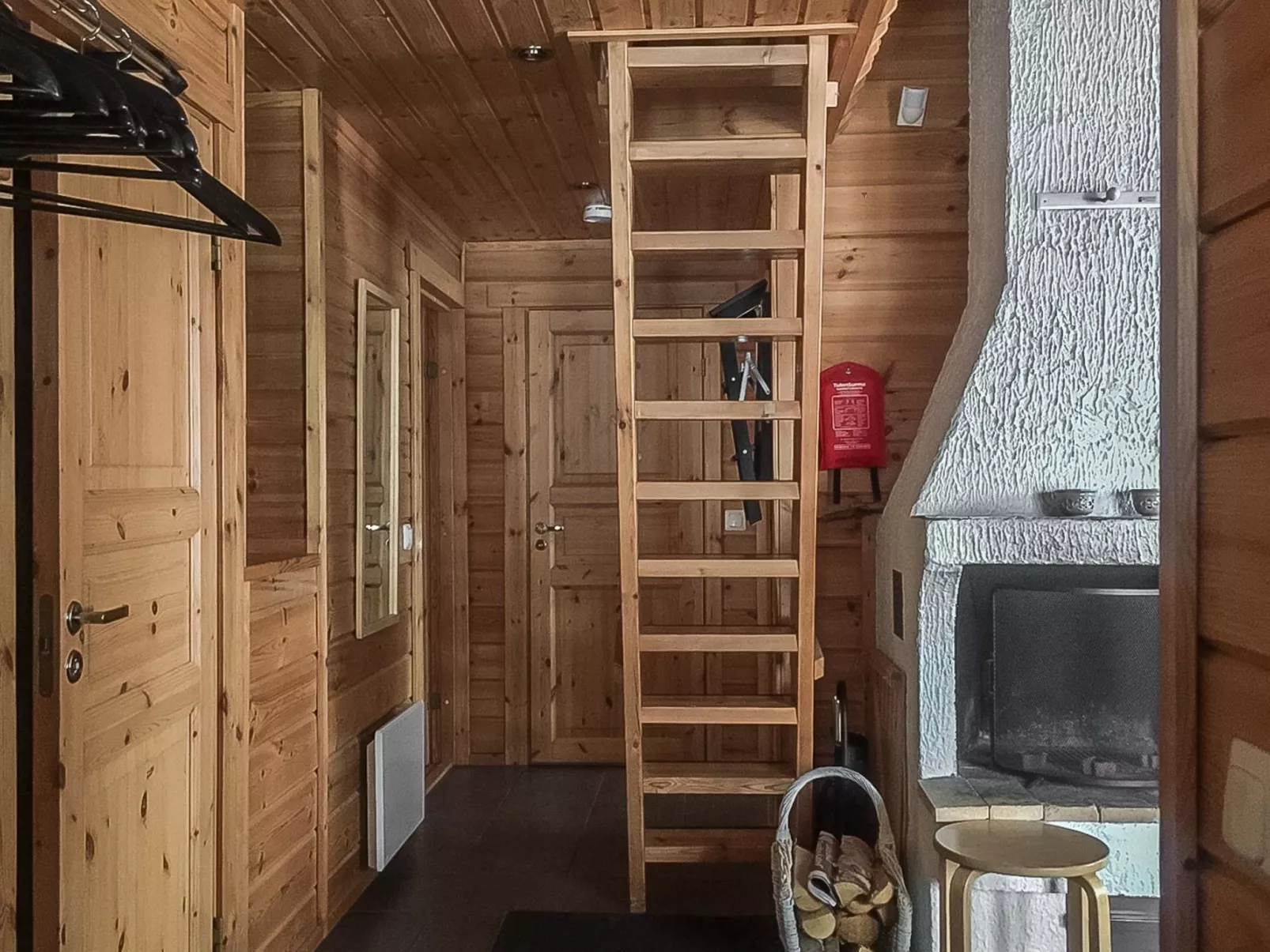 Lomaylläs b26 /palovaarankaarre 8 a-Binnen