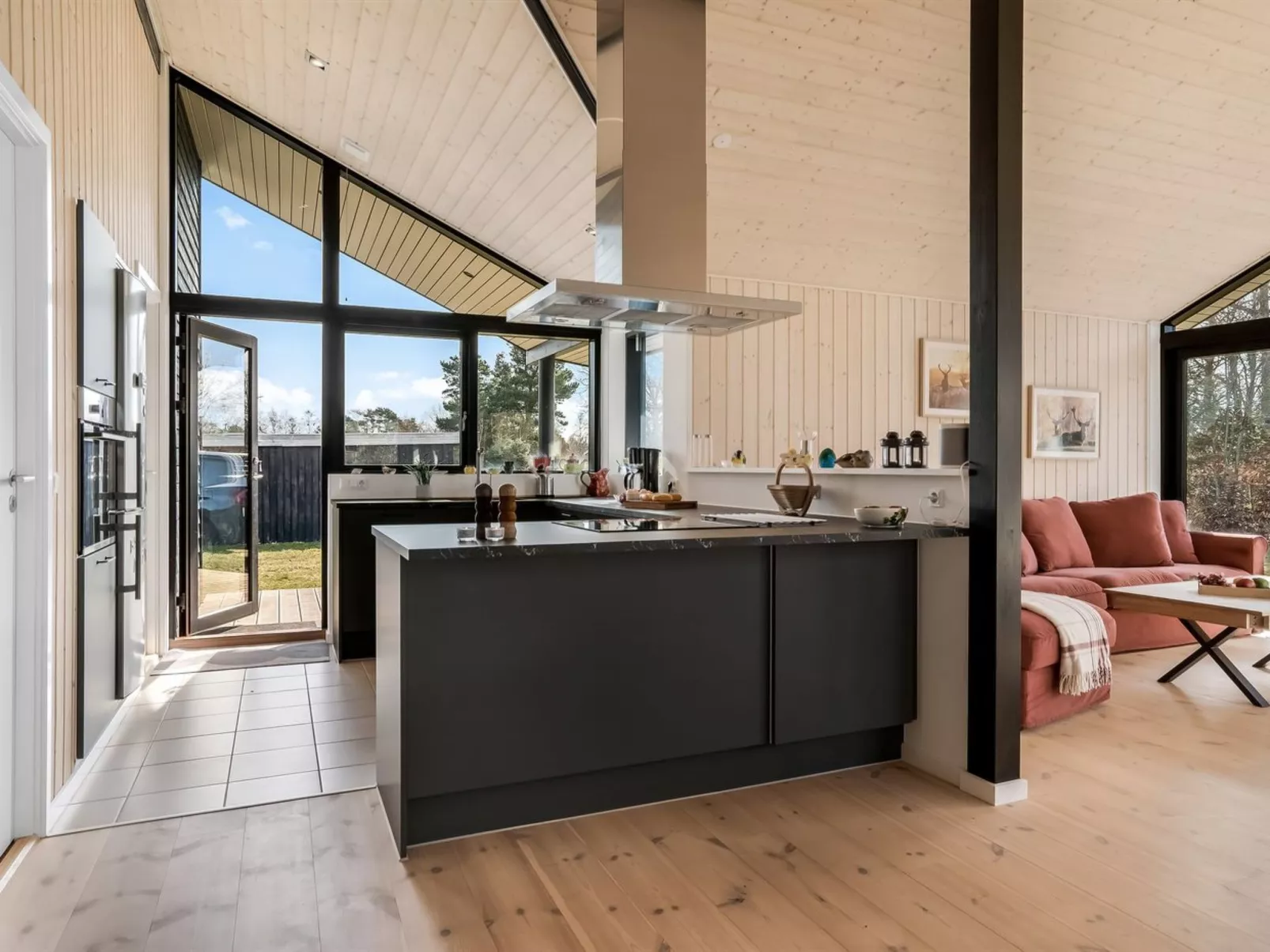 "Angelie" -  from the sea-Binnen