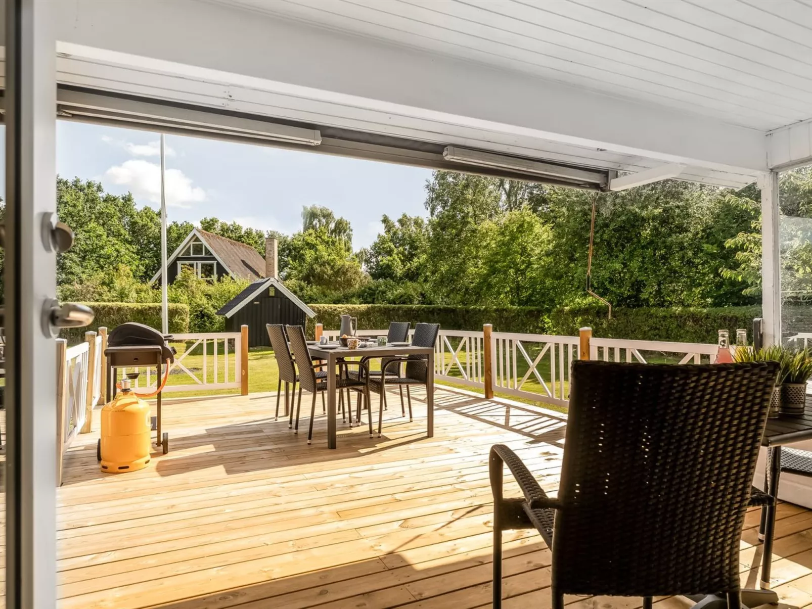 "Helma" - 500m to the fjord-Buiten