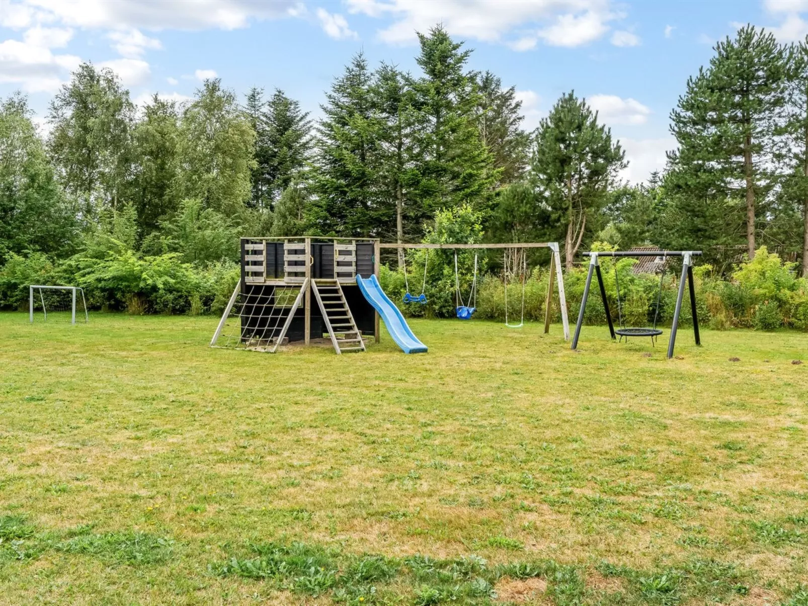 "Sunna" - 1.2km from the sea-Buiten