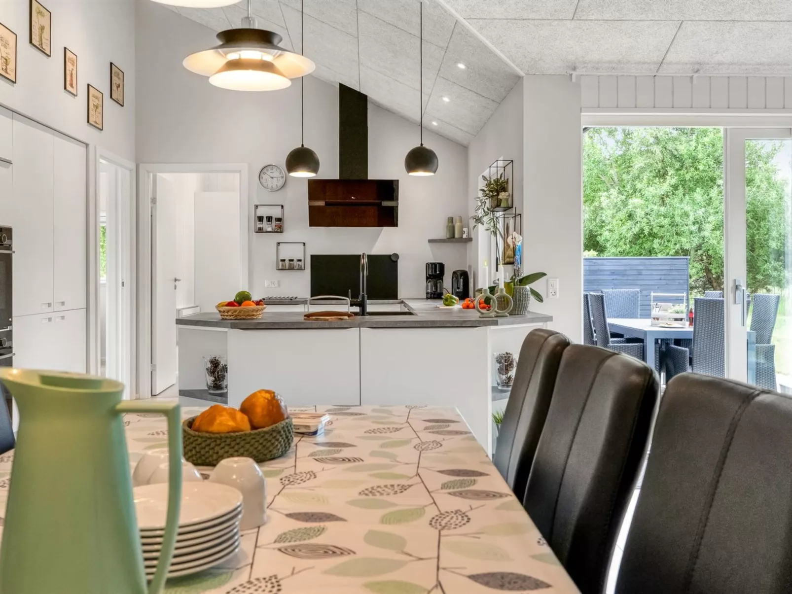 "Frederikke" - 990m from the sea-Binnen