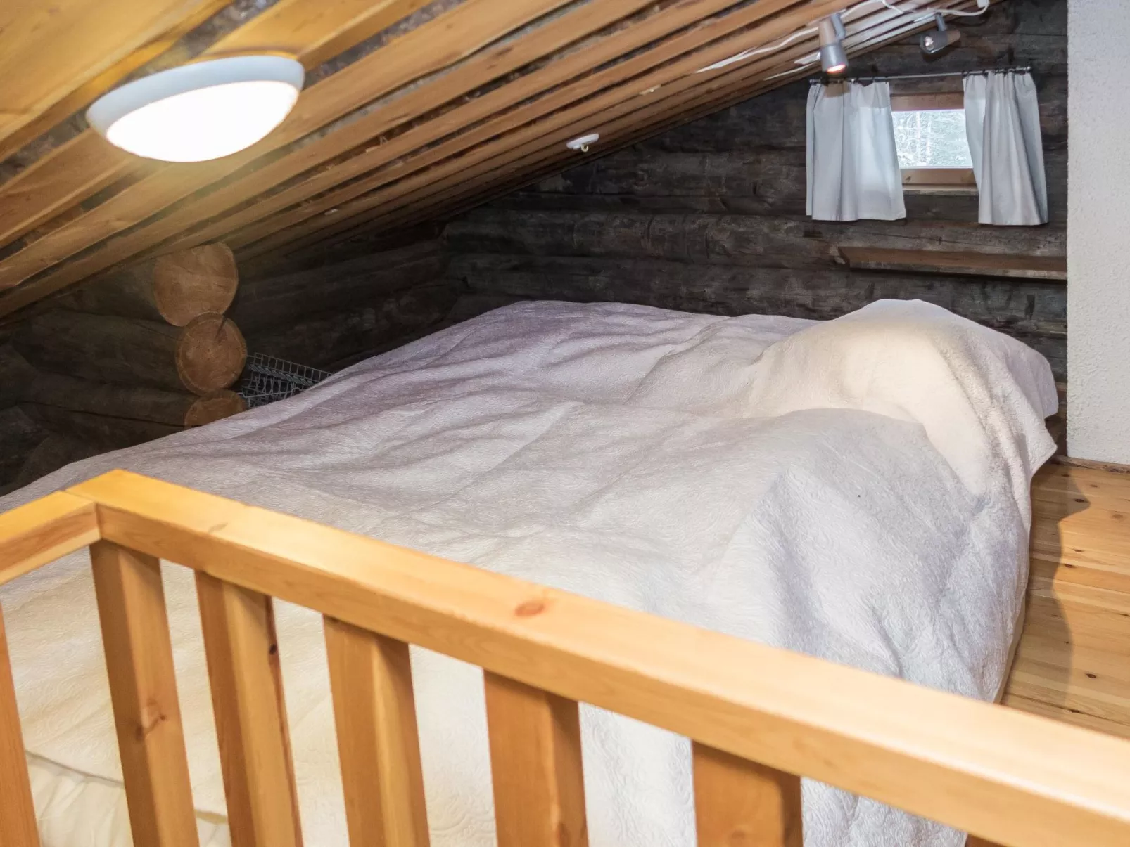 Otsolanhovi b 8-Binnen