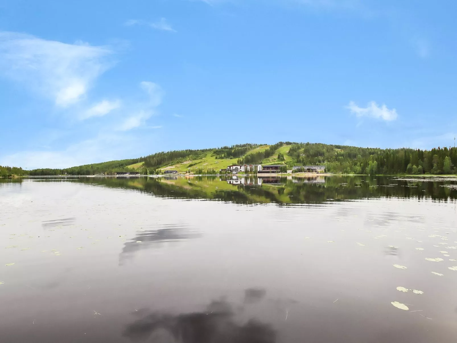 Taukotuli 4 paritalon alakerta-Binnen