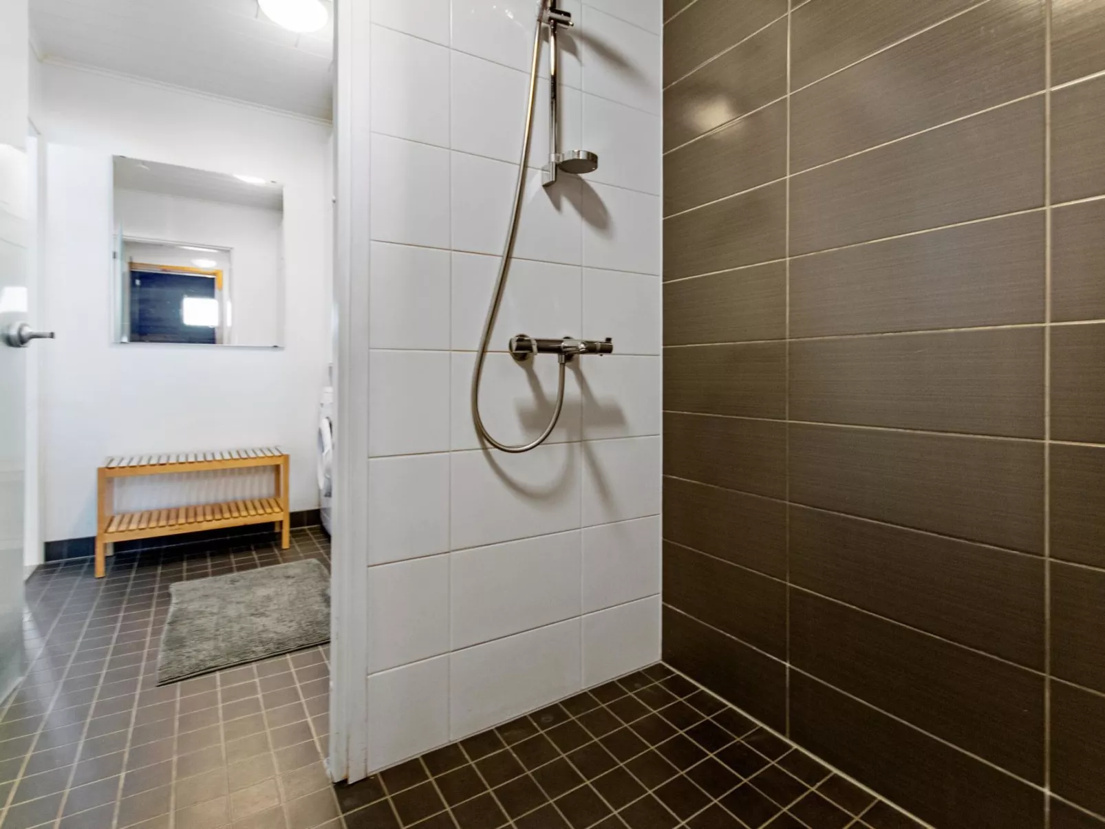 Skivillas 78 ukkohalla (7)-Binnen