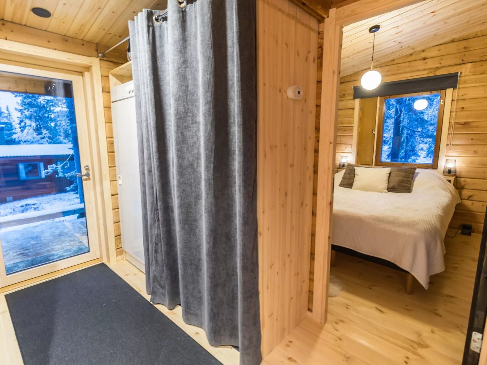 Kelokaltiokylän maja 22-Binnen