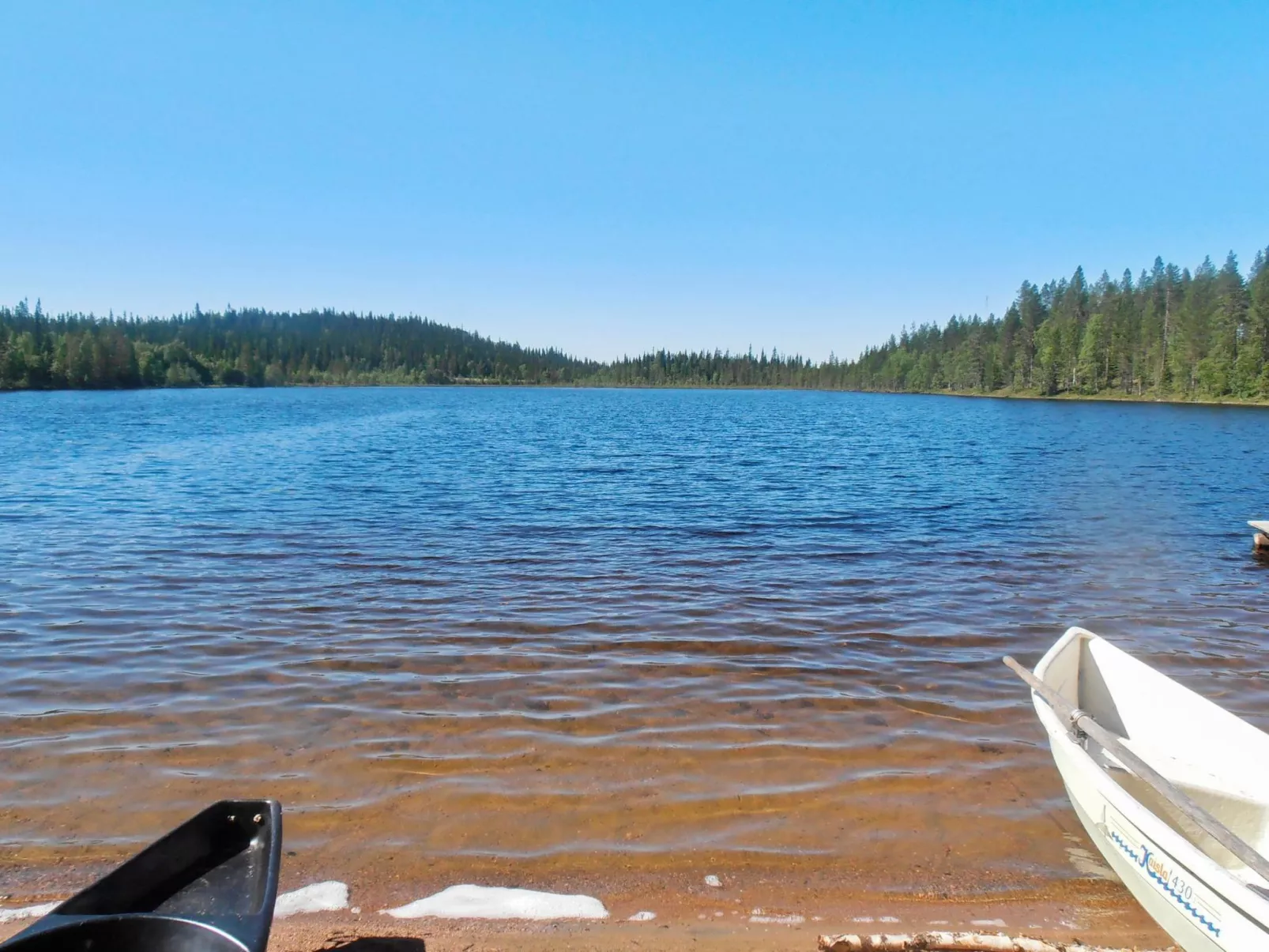 Mustalampi 5 satakieli-Binnen