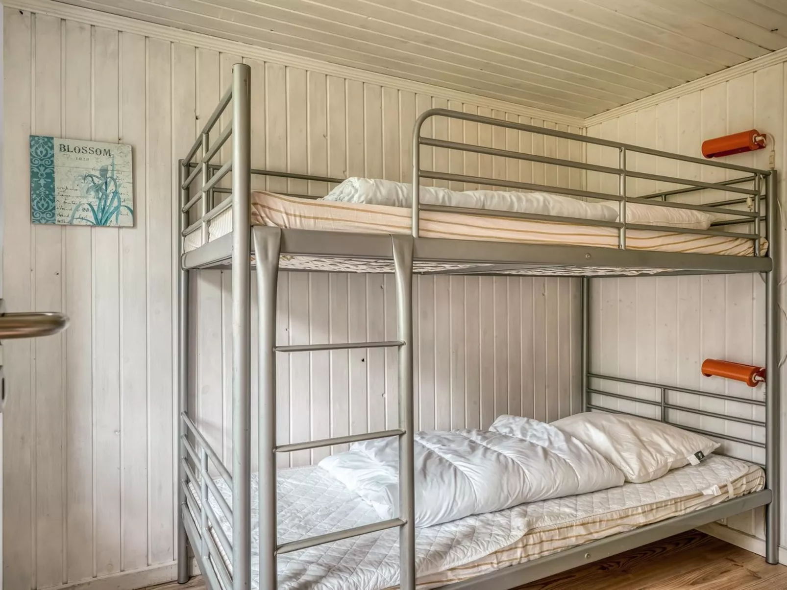 "Aku" - 700m from the sea-Binnen