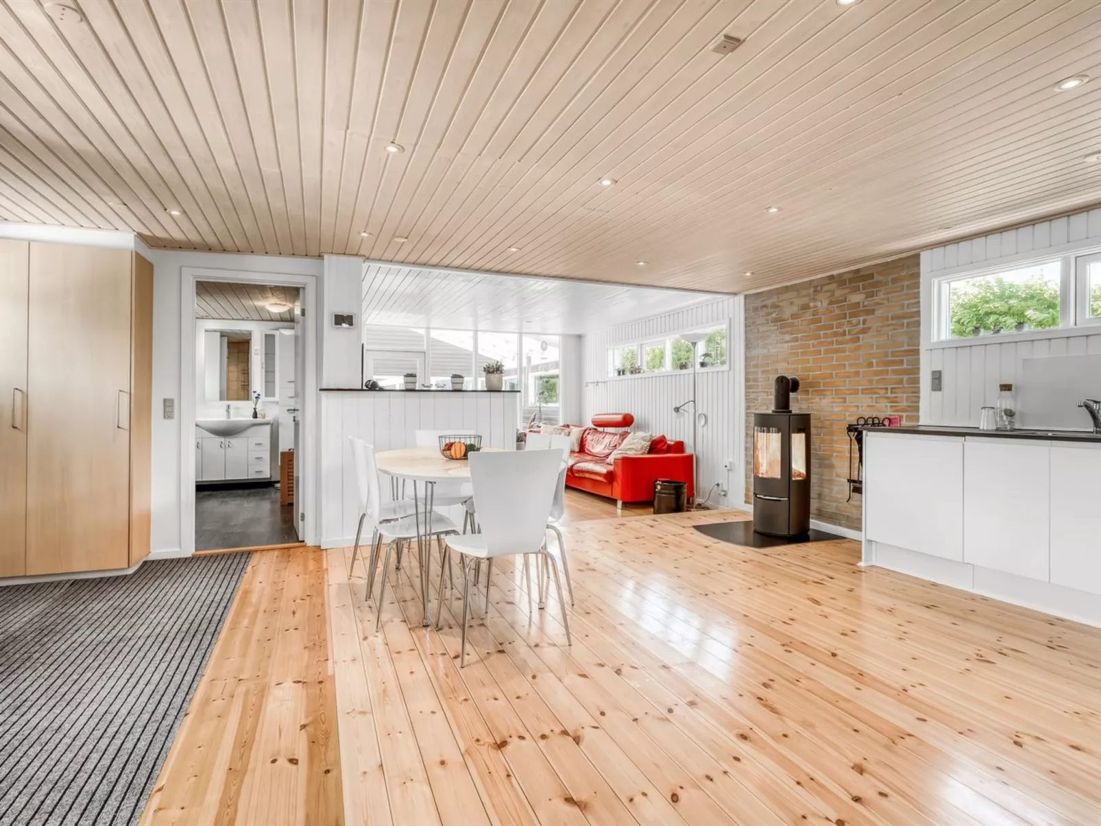 "Rathi" -  from the sea-Binnen